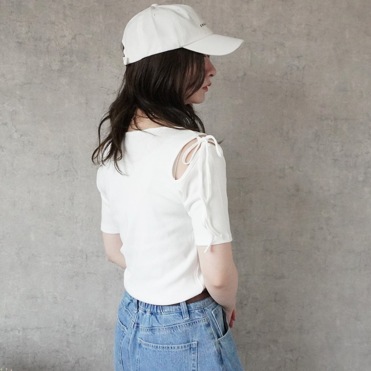 肩スリットリボン半袖Tシャツ