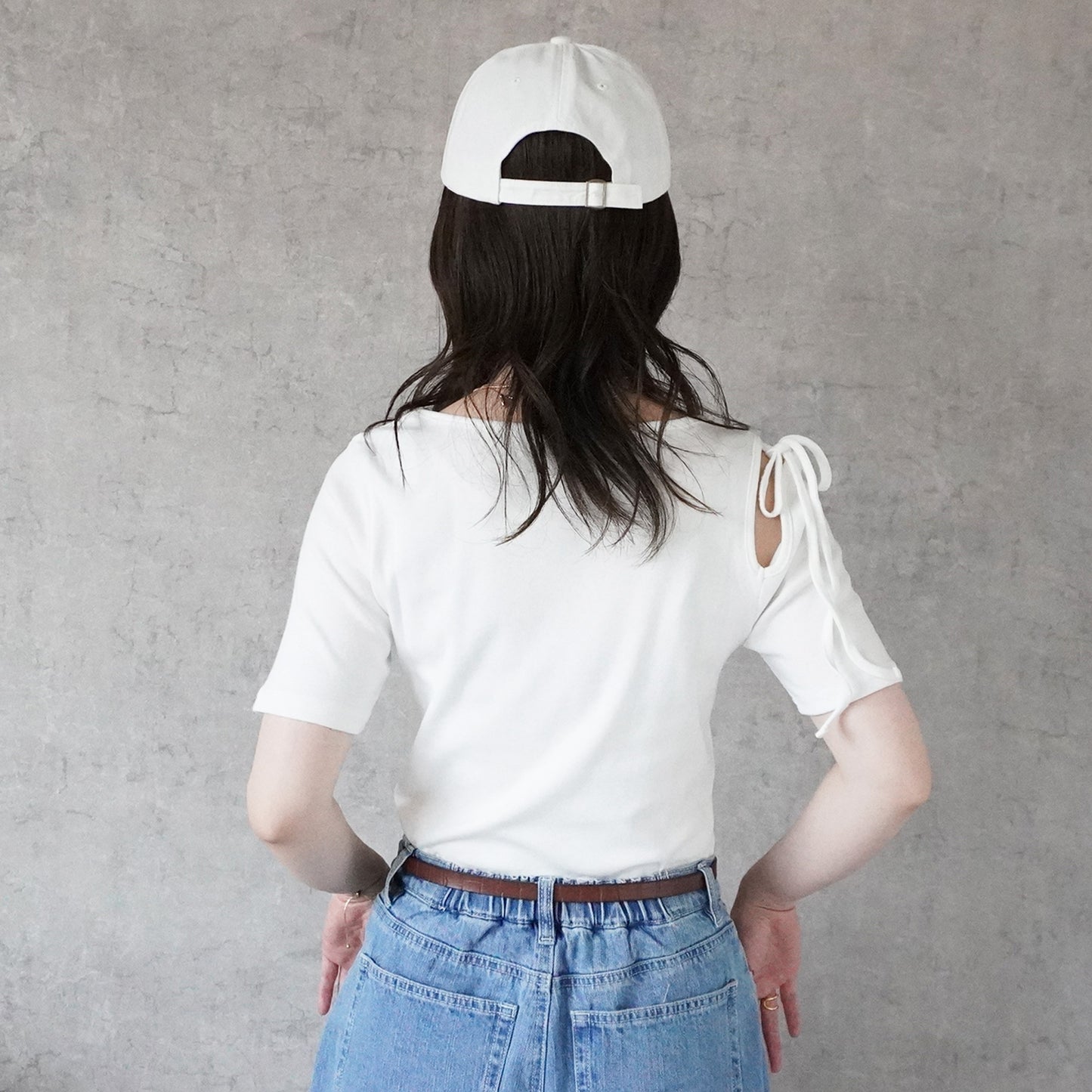 肩スリットリボン半袖Tシャツ