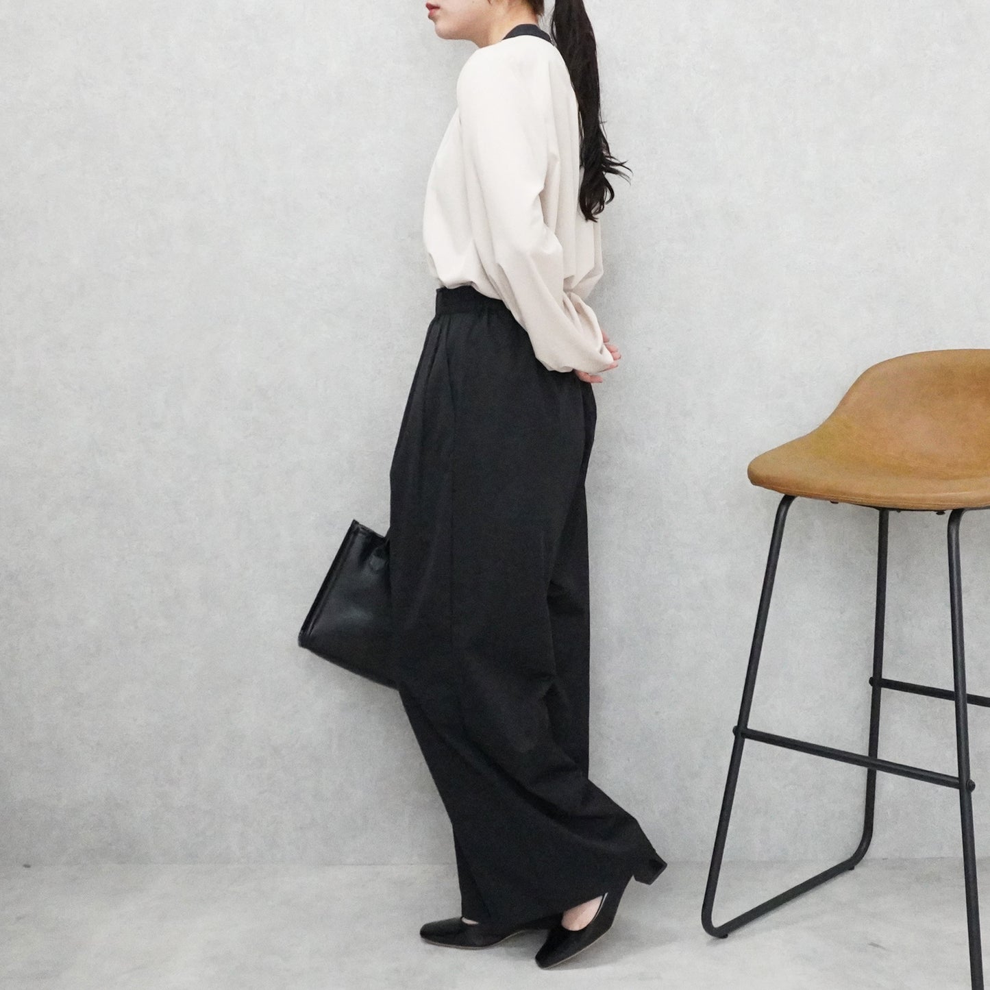 フロントタックバイカラーブラウス