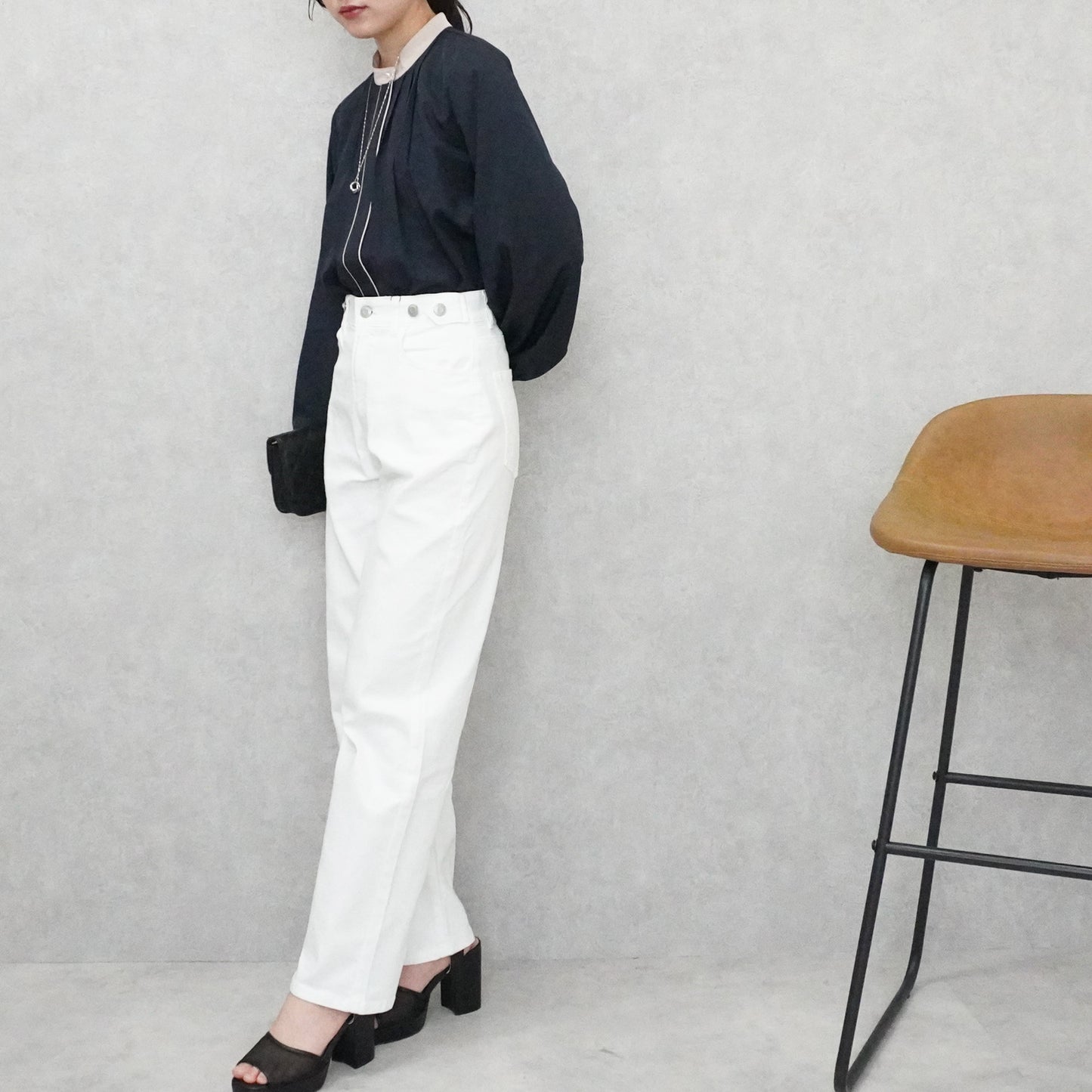 フロントタックバイカラーブラウス