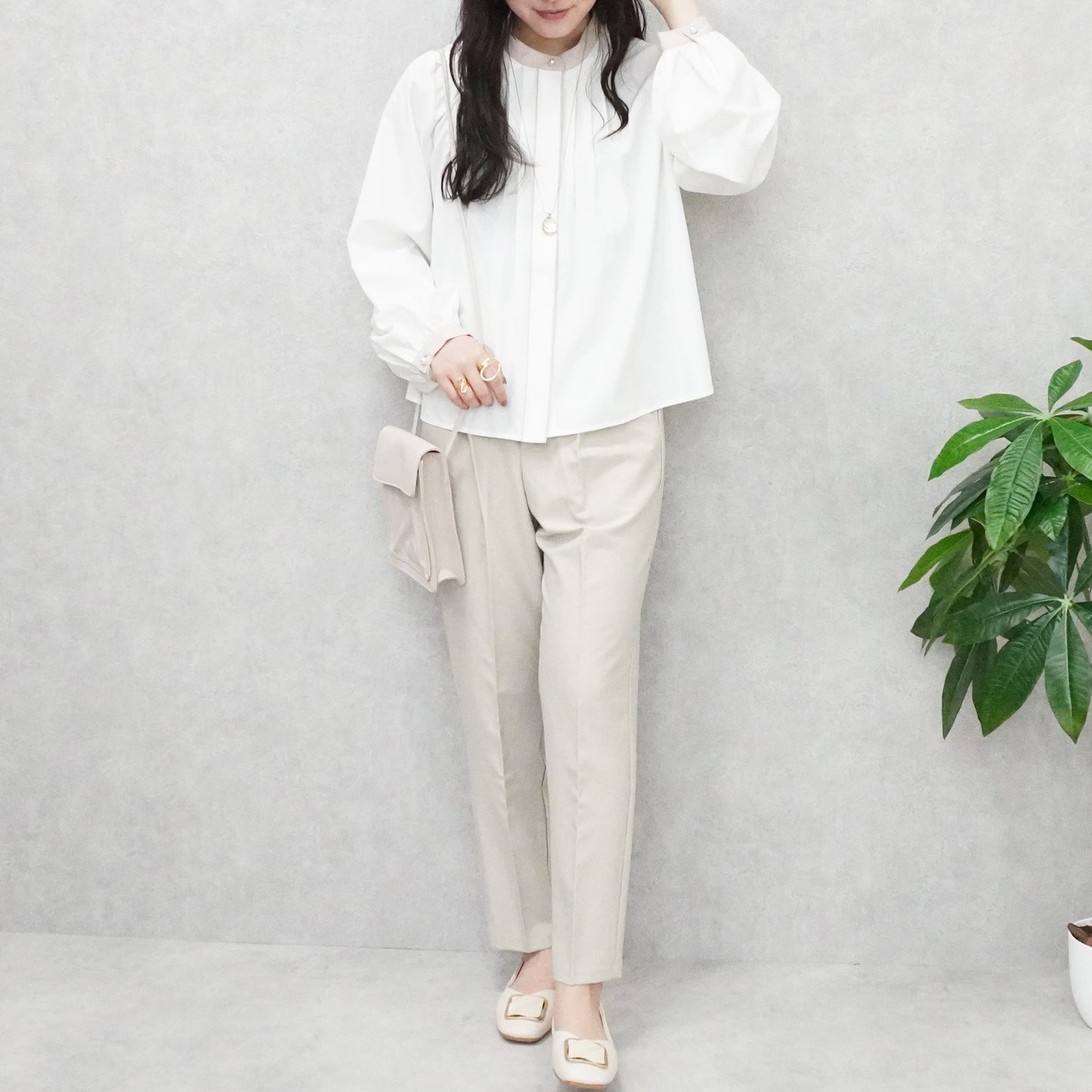 フロントタックバイカラーブラウス