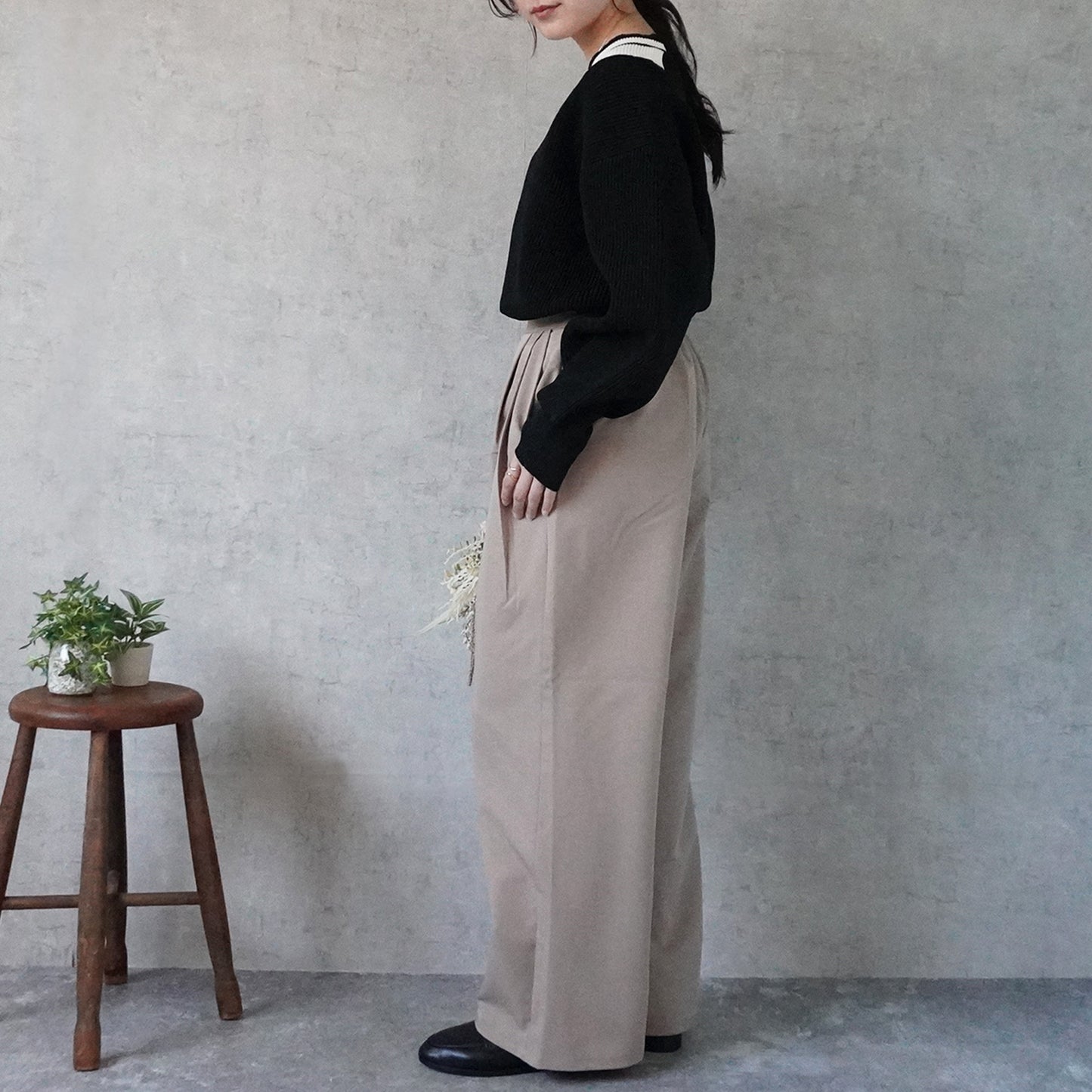 ツータックストレートワイドパンツ