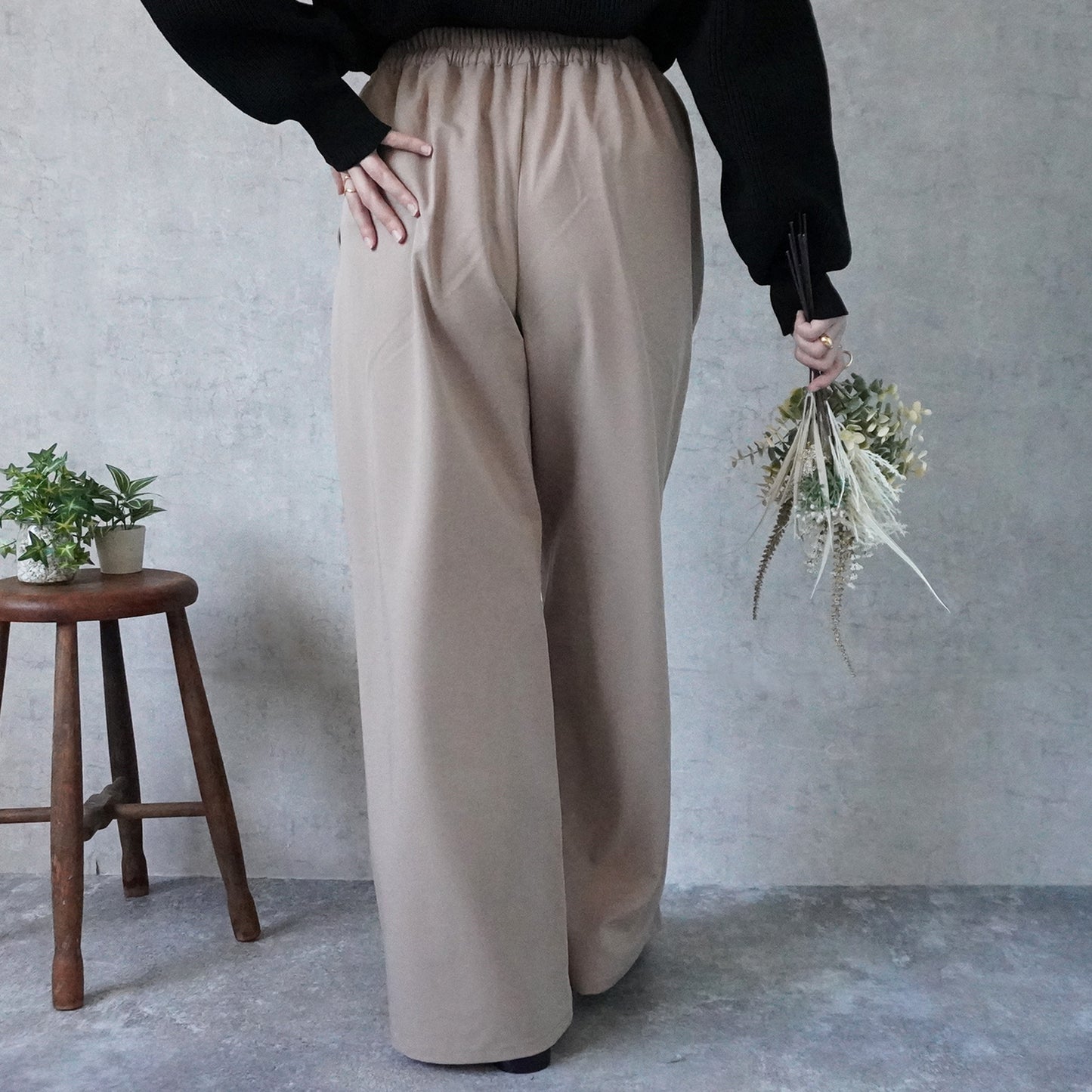 ツータックストレートワイドパンツ