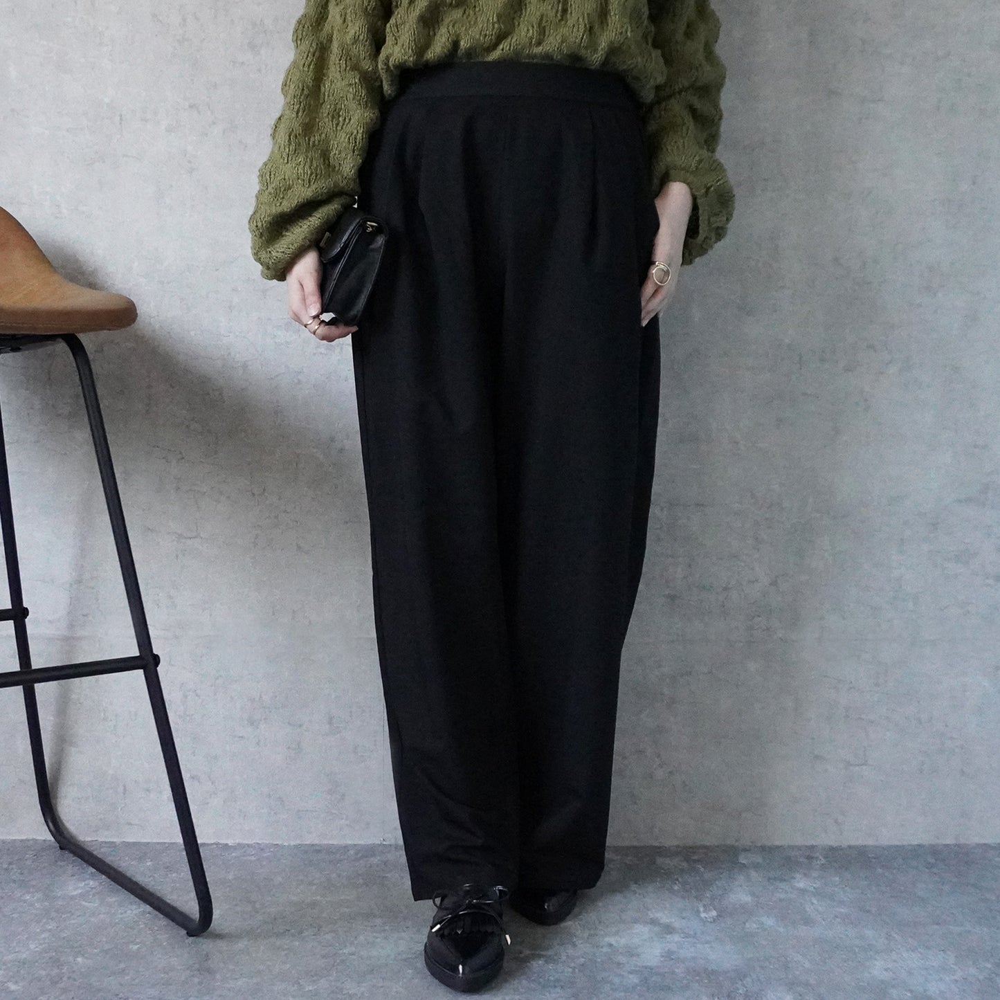 ツータックストレートワイドパンツ