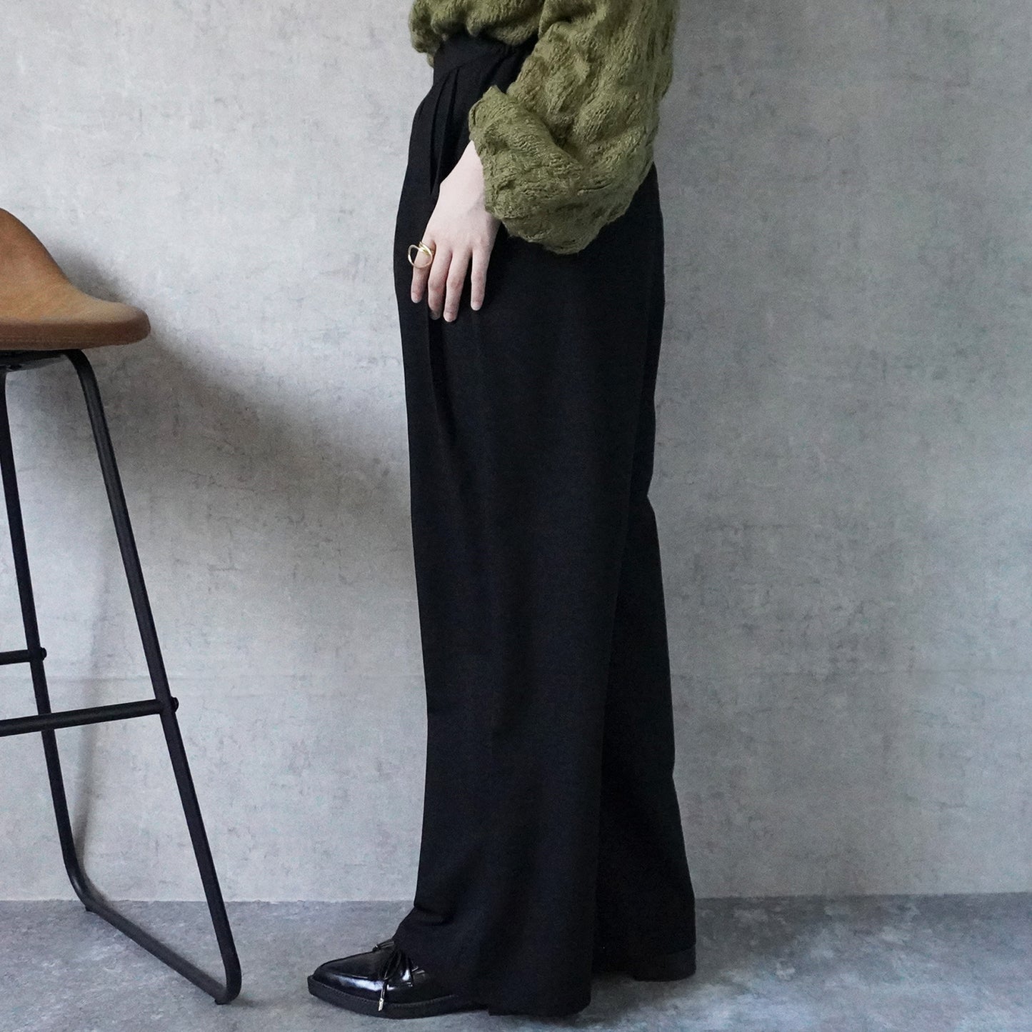 ツータックストレートワイドパンツ