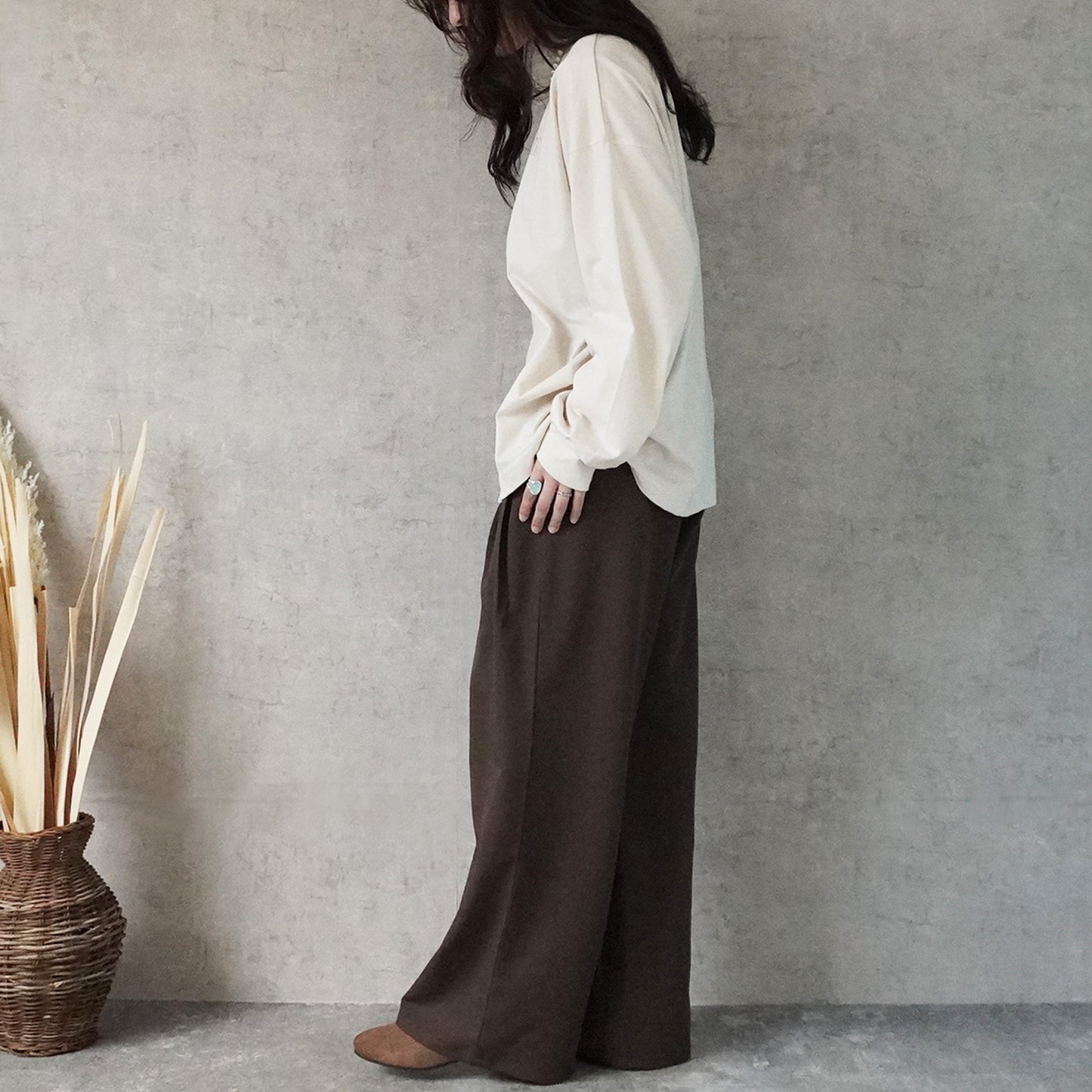 ツータックストレートワイドパンツ