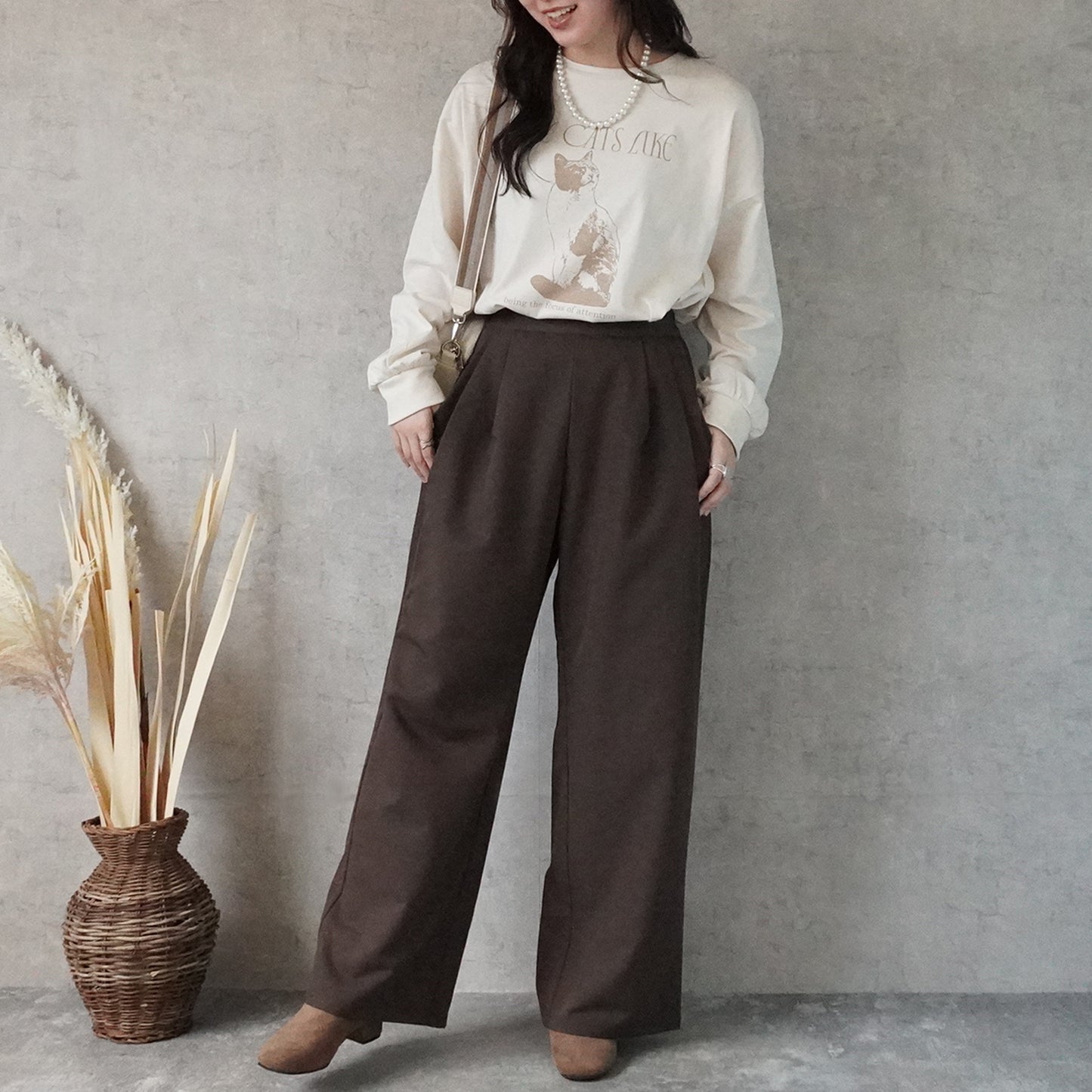 ツータックストレートワイドパンツ