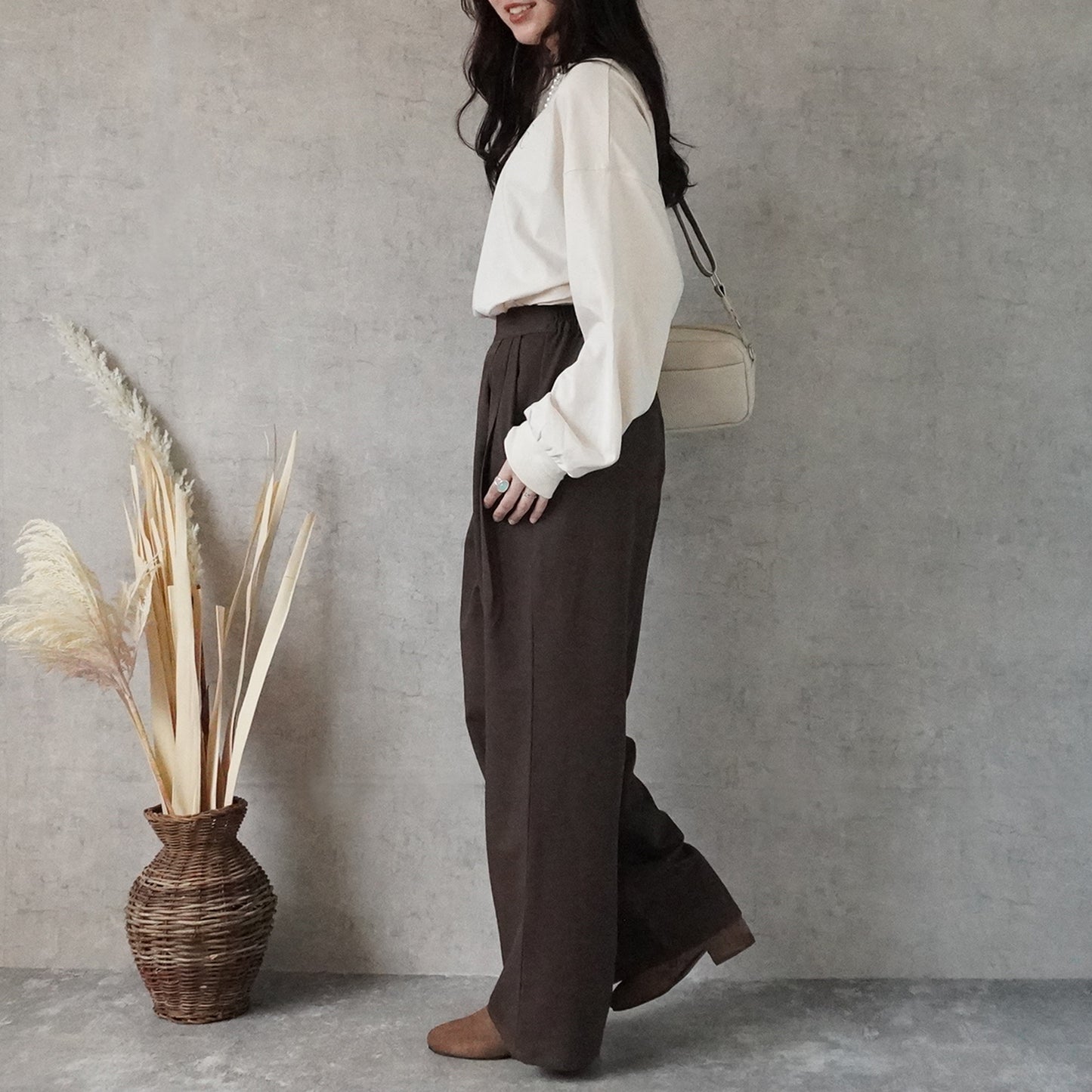 ツータックストレートワイドパンツ