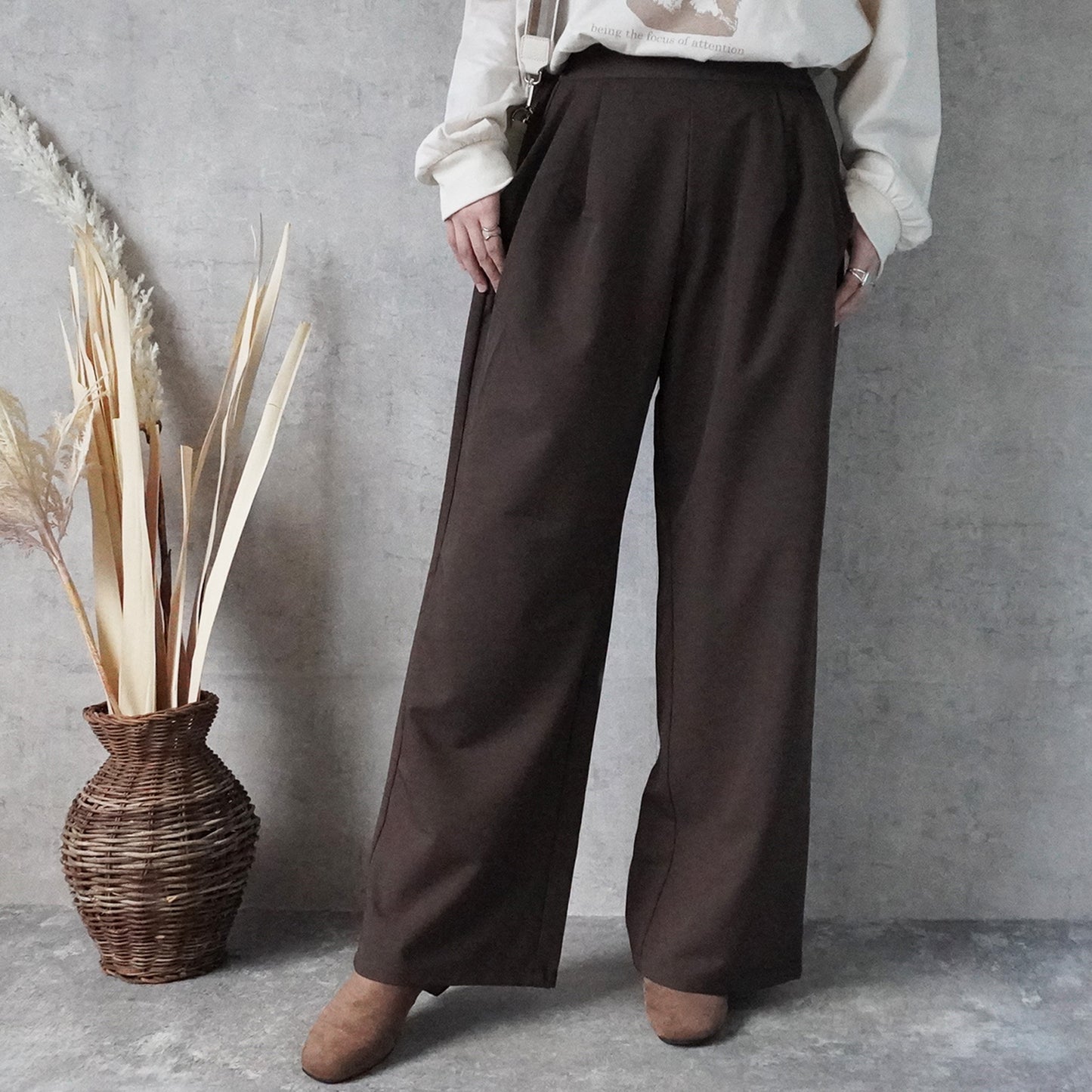 ツータックストレートワイドパンツ