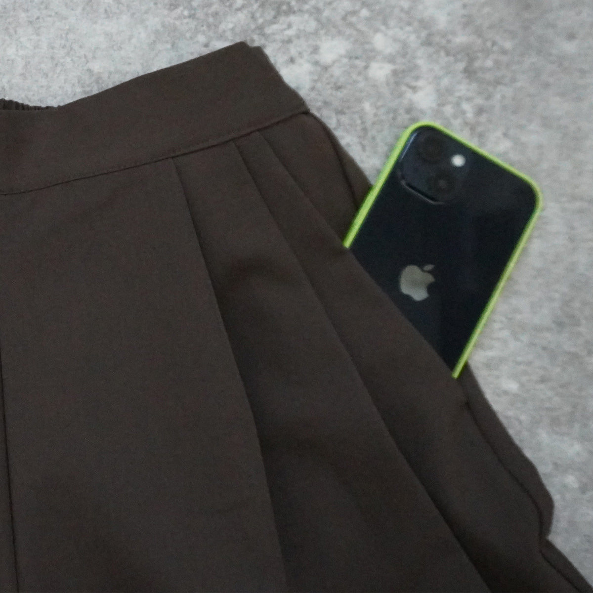 ツータックストレートワイドパンツ