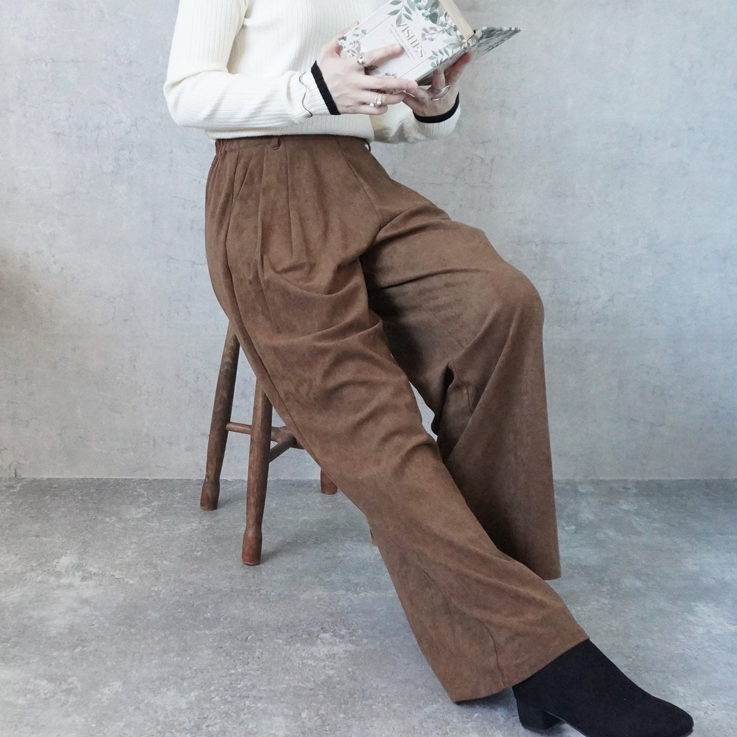 スエードタックワイドパンツ