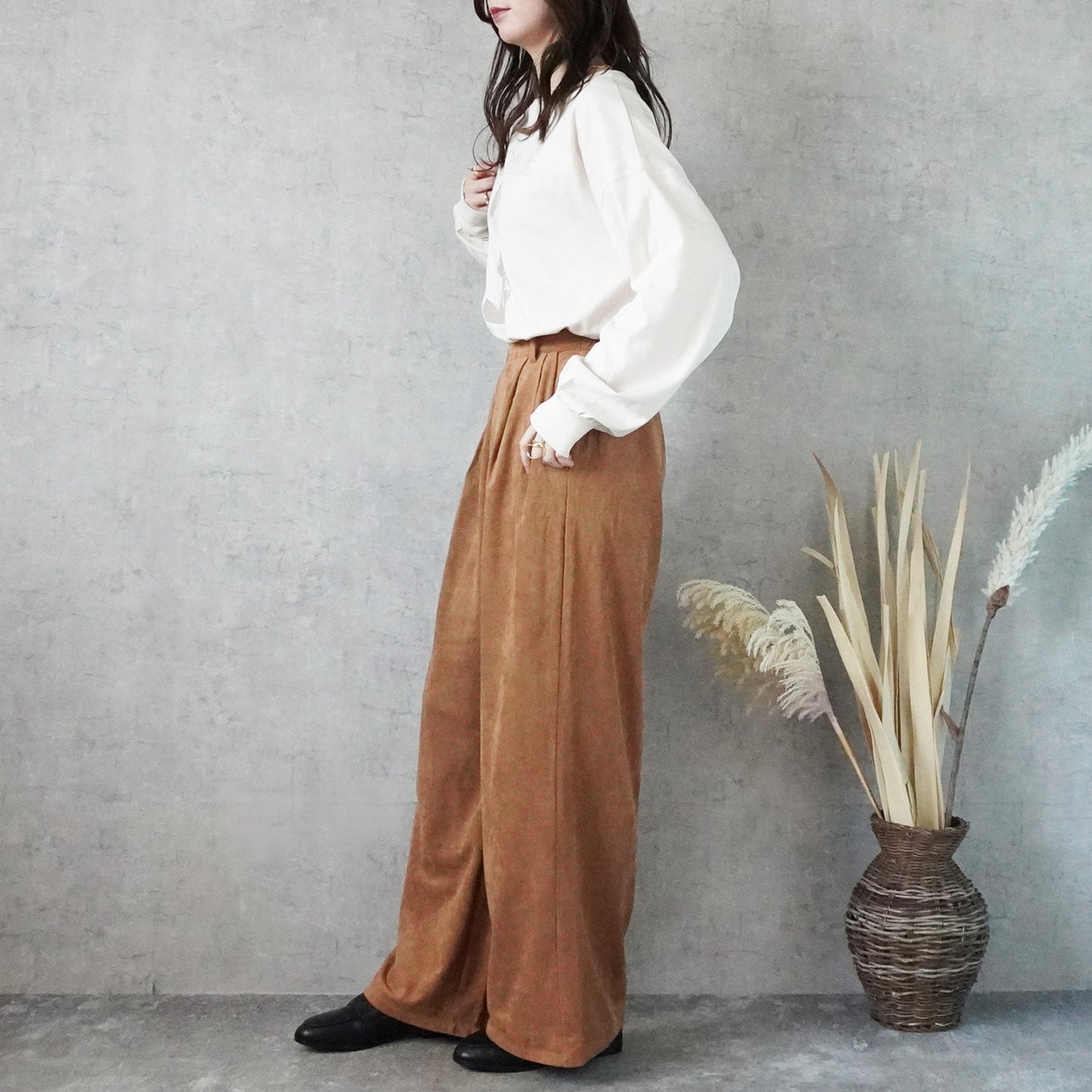 スエードタックワイドパンツ