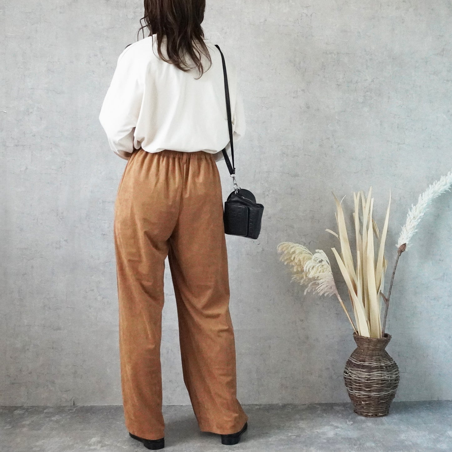 スエードタックワイドパンツ