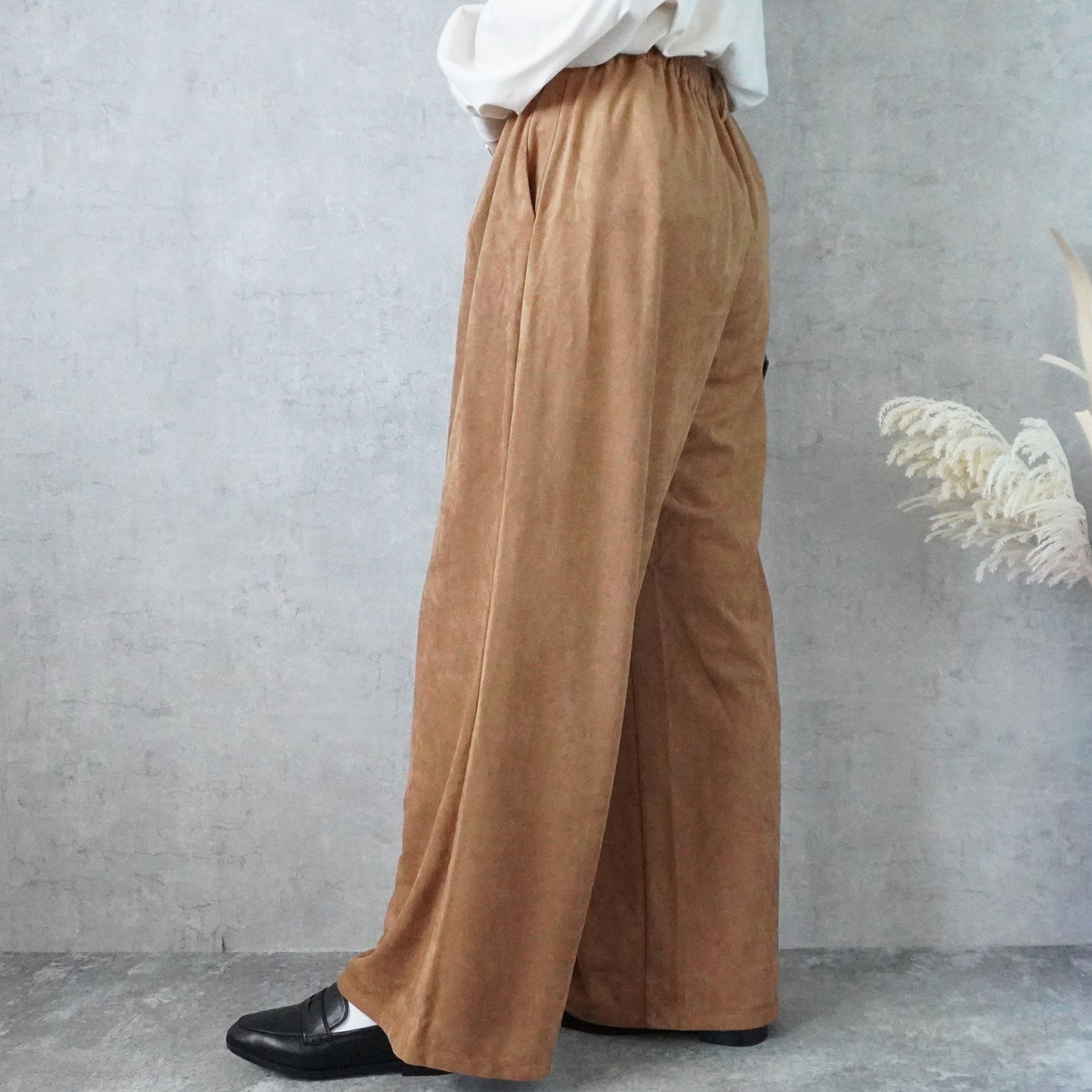 スエードタックワイドパンツ