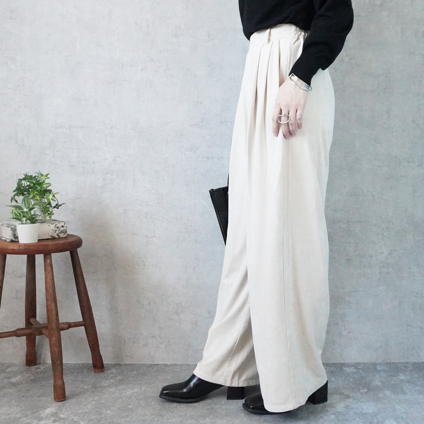 スエードタックワイドパンツ