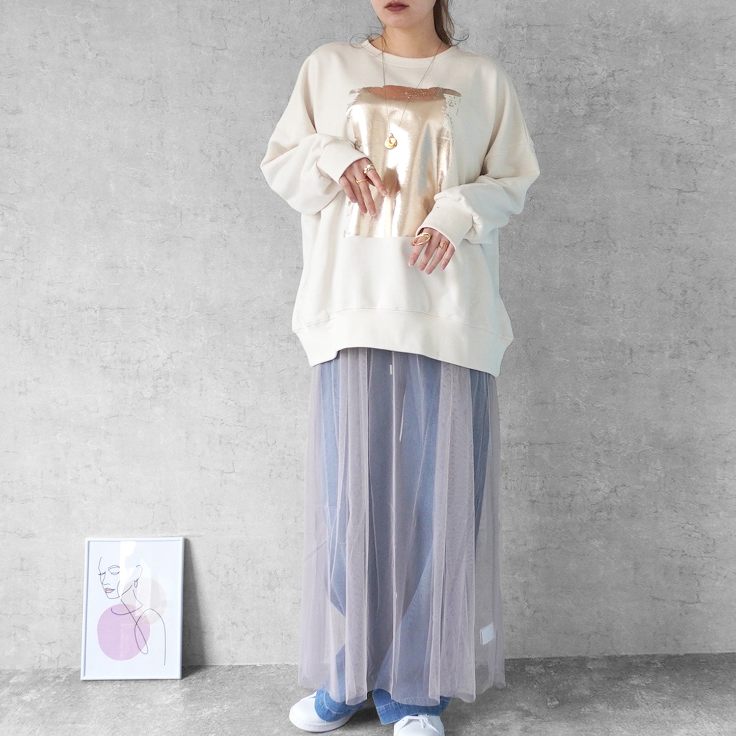 箔プリントプルオーバー