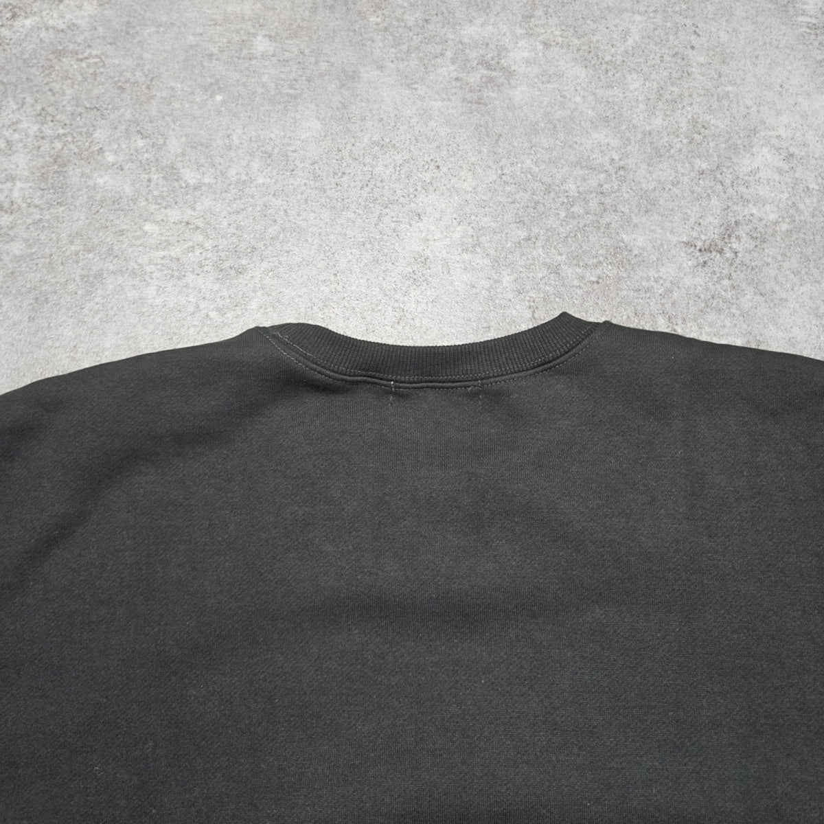 箔プリントプルオーバー