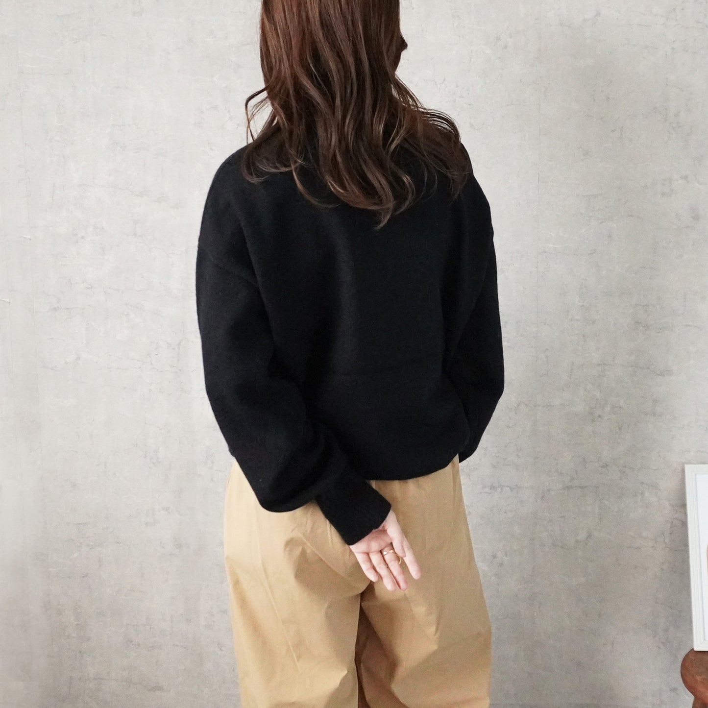 フェザーロゴニットプルオーバー