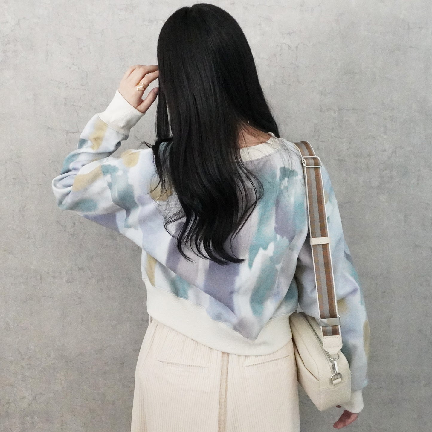 裏起毛ペイントプリントプルオーバー