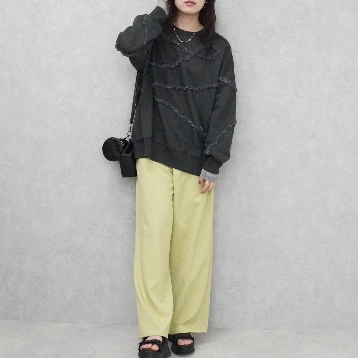 マットサテンフリル裏毛プルオーバー