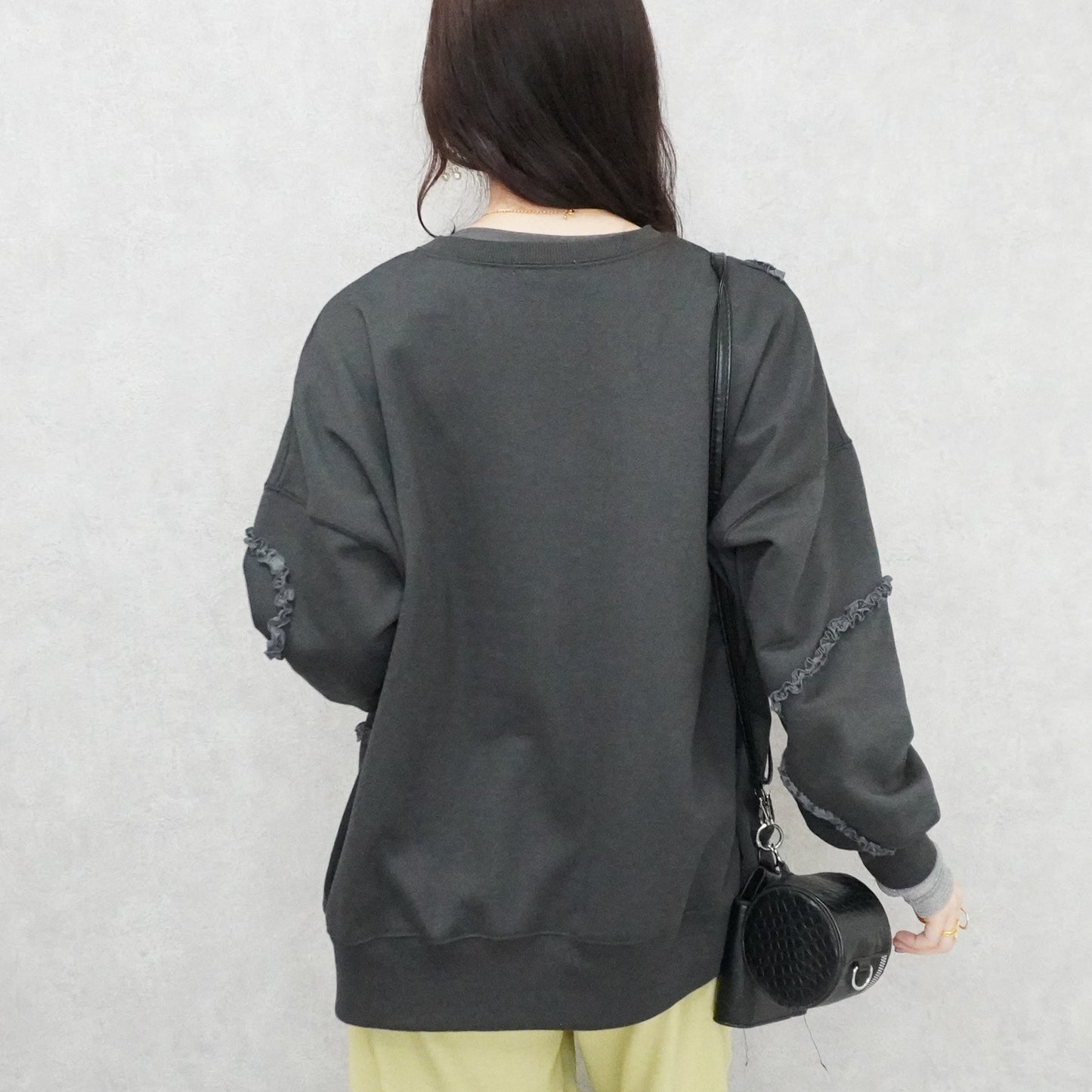 マットサテンフリル裏毛プルオーバー