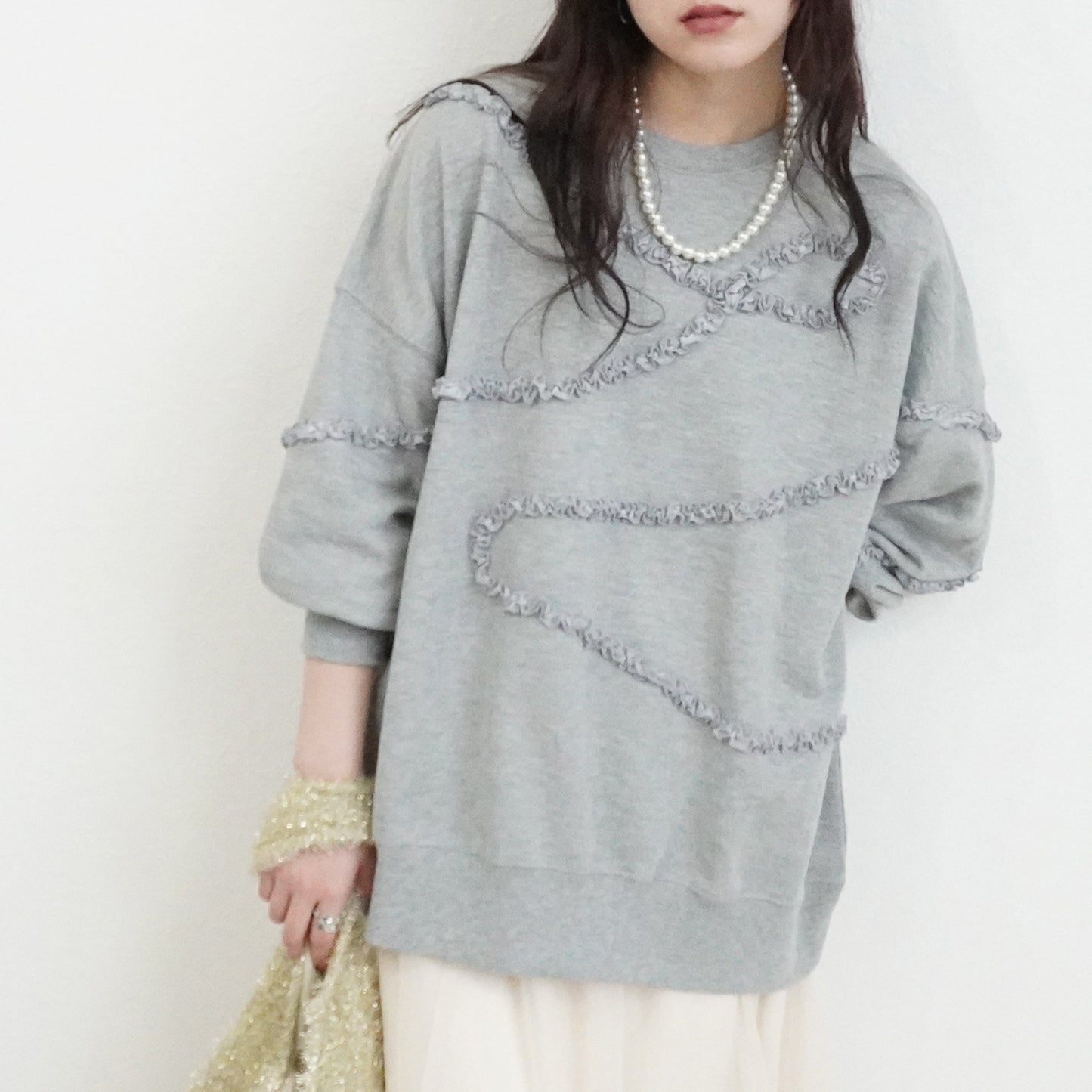 マットサテンフリル裏毛プルオーバー