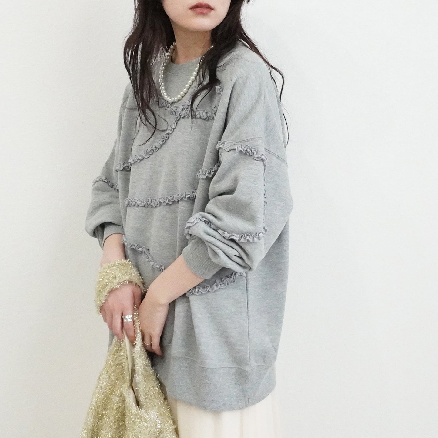 マットサテンフリル裏毛プルオーバー