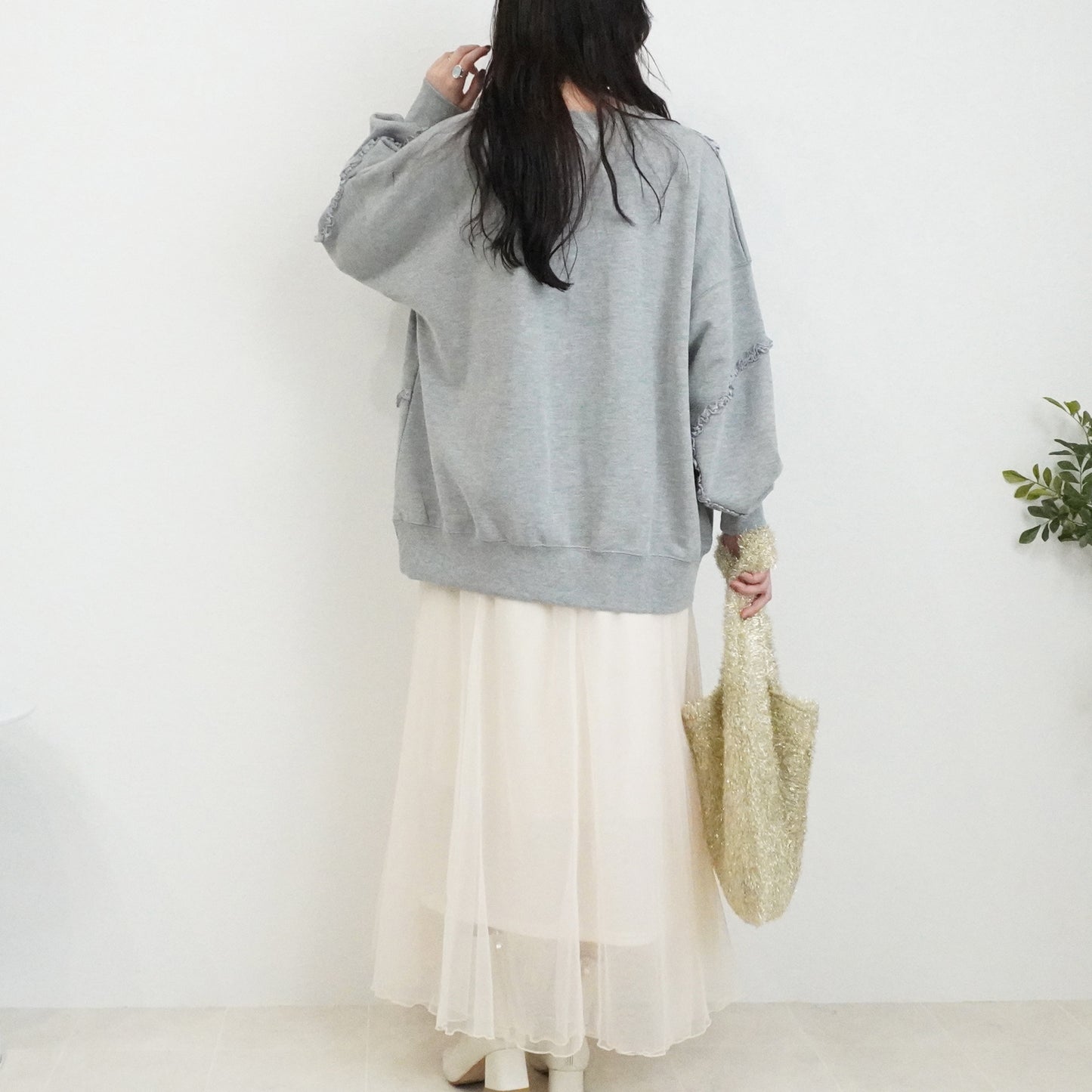 マットサテンフリル裏毛プルオーバー