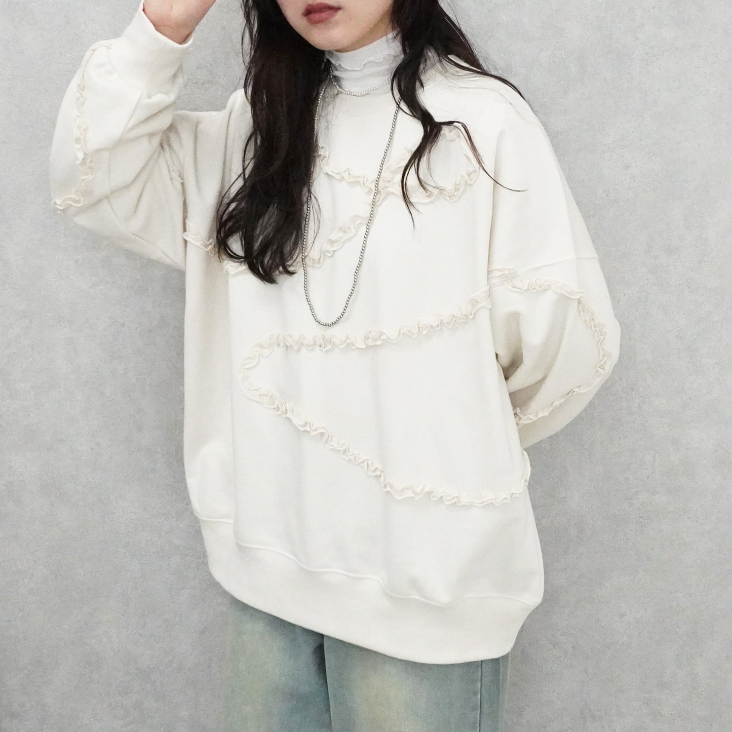 マットサテンフリル裏毛プルオーバー