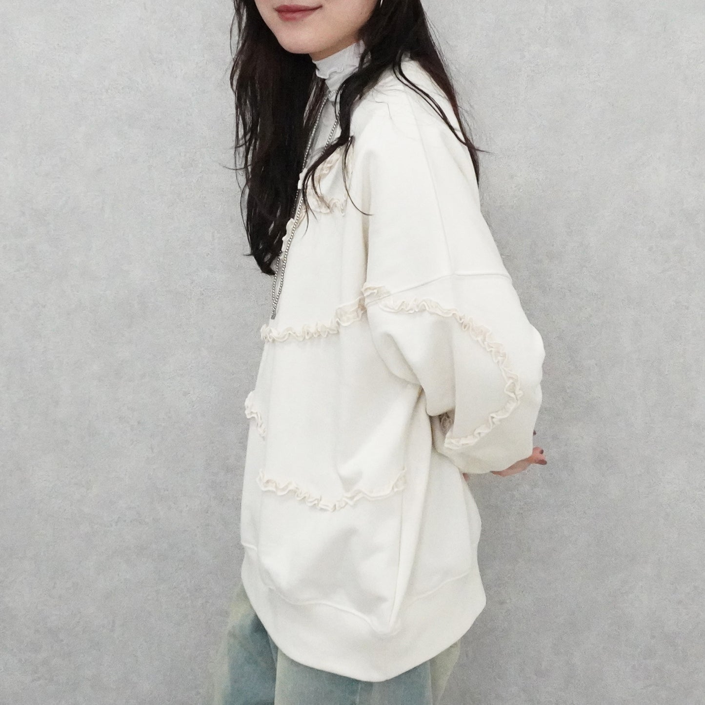 マットサテンフリル裏毛プルオーバー