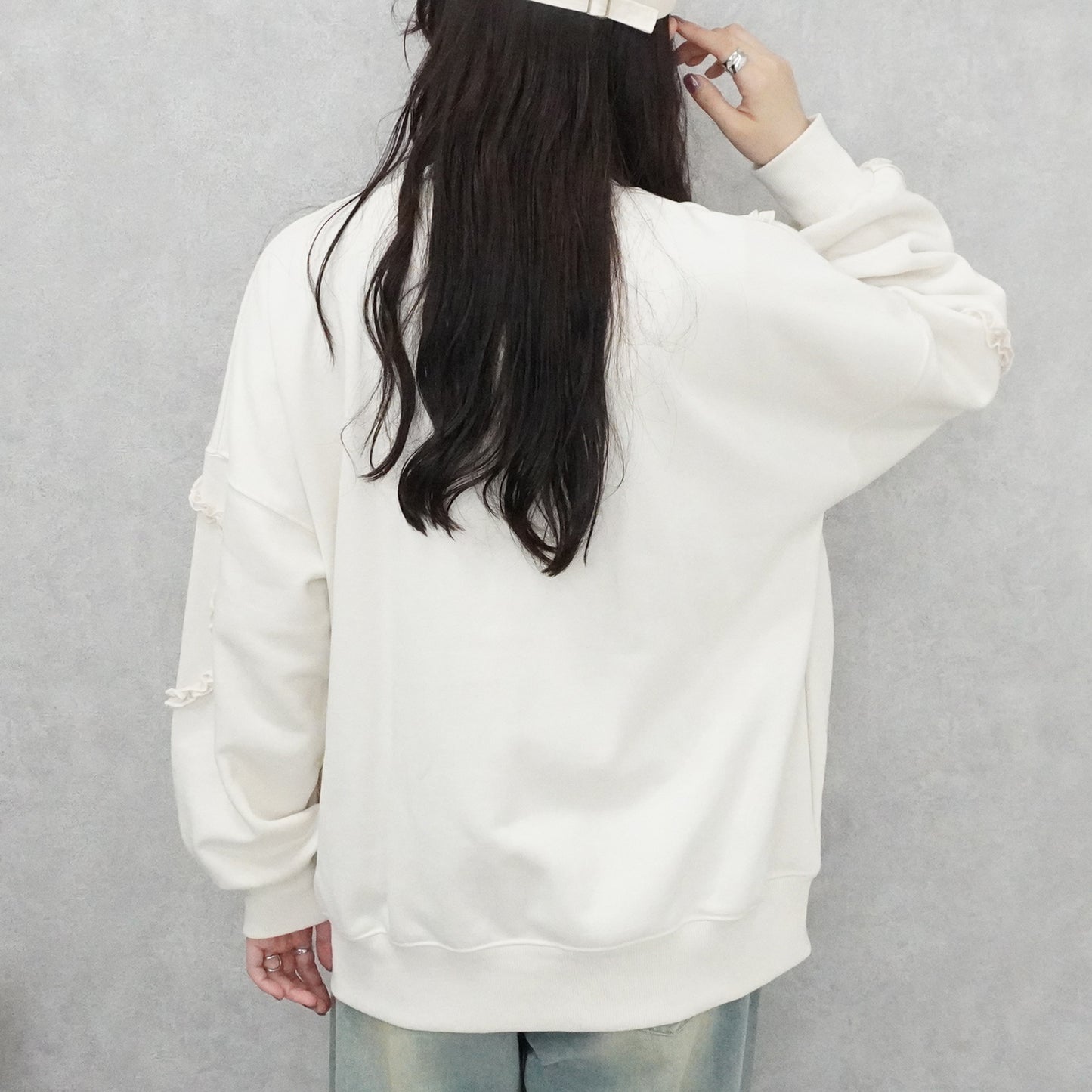 マットサテンフリル裏毛プルオーバー