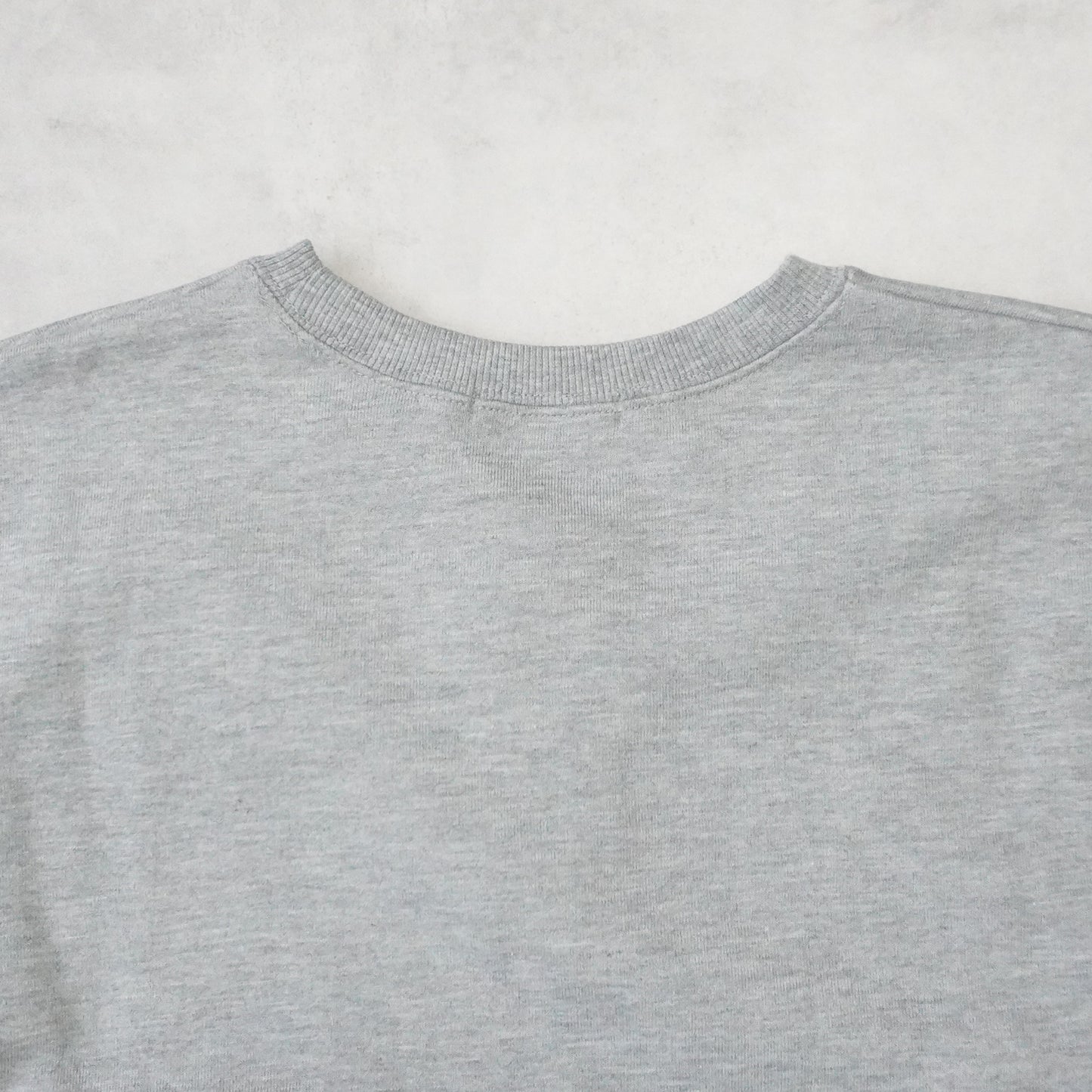 マットサテンフリル裏毛プルオーバー