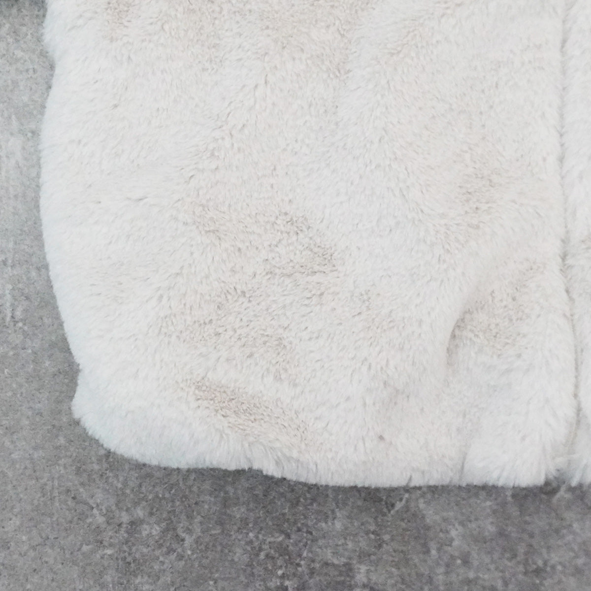 フェイクファーショートフードブルゾン