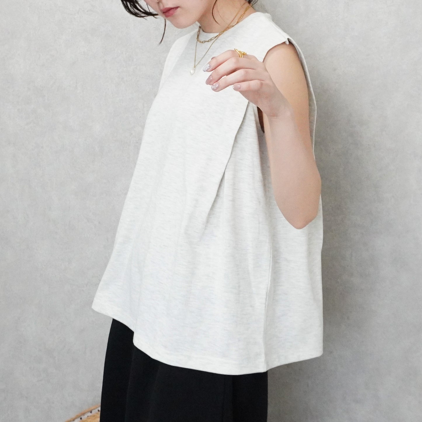ショルダータックスリーブTシャツ