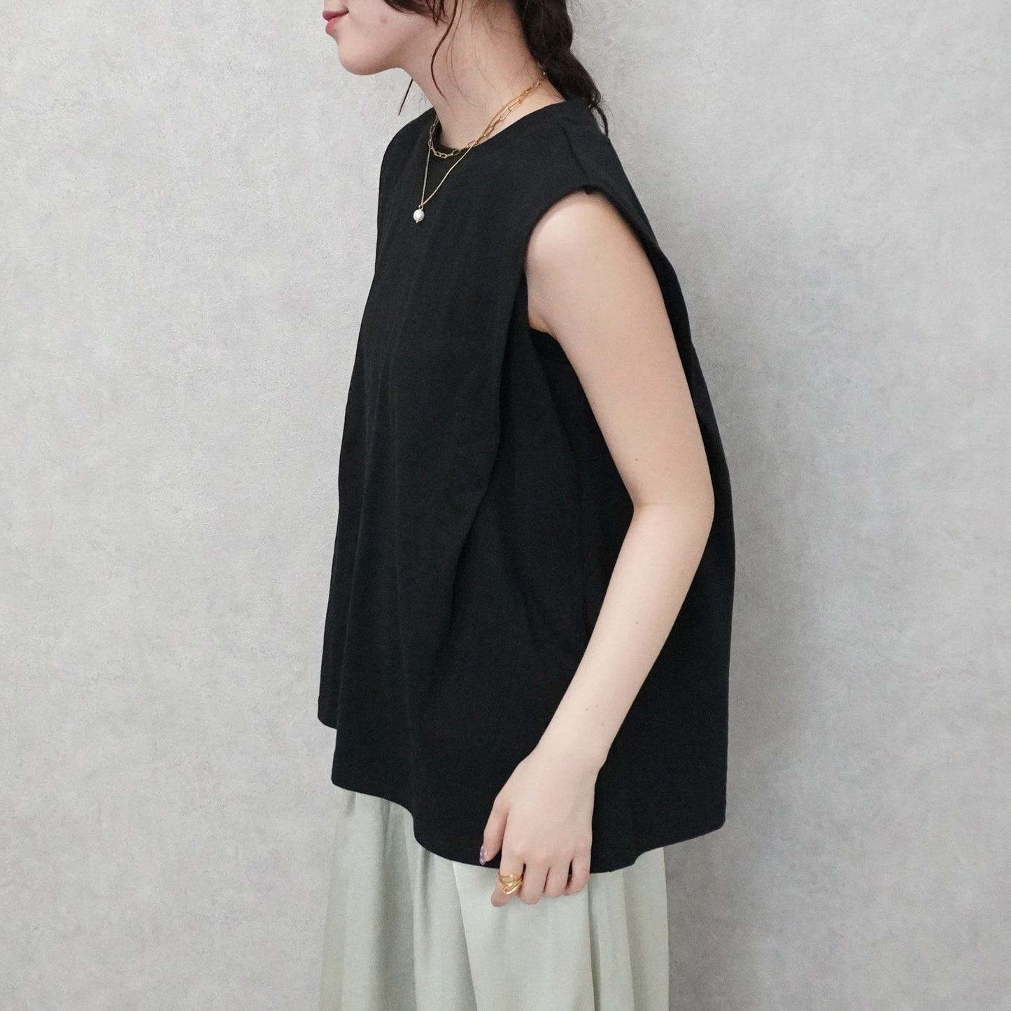 ショルダータックスリーブTシャツ