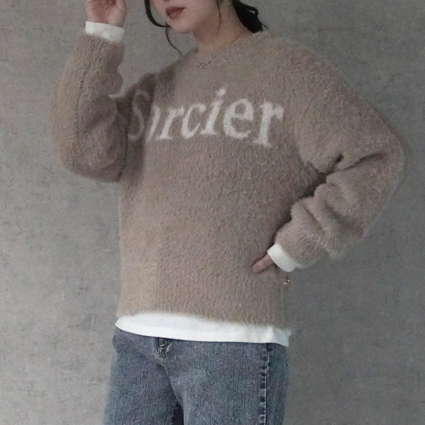 もっちりフェザーヤーンレタリングロゴニット