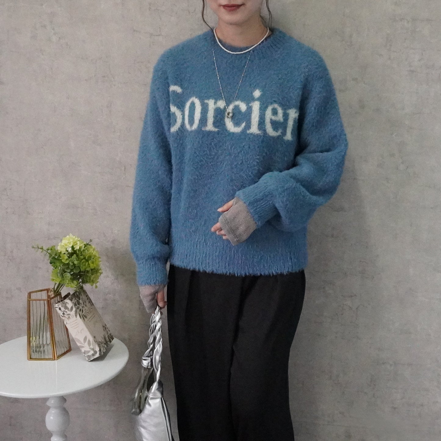 もっちりフェザーヤーンレタリングロゴニット