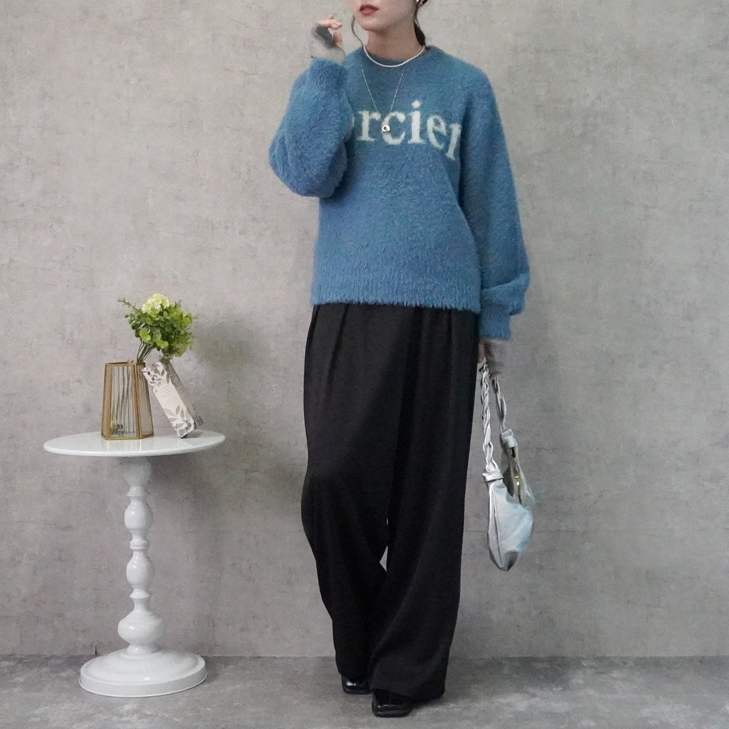 もっちりフェザーヤーンレタリングロゴニット