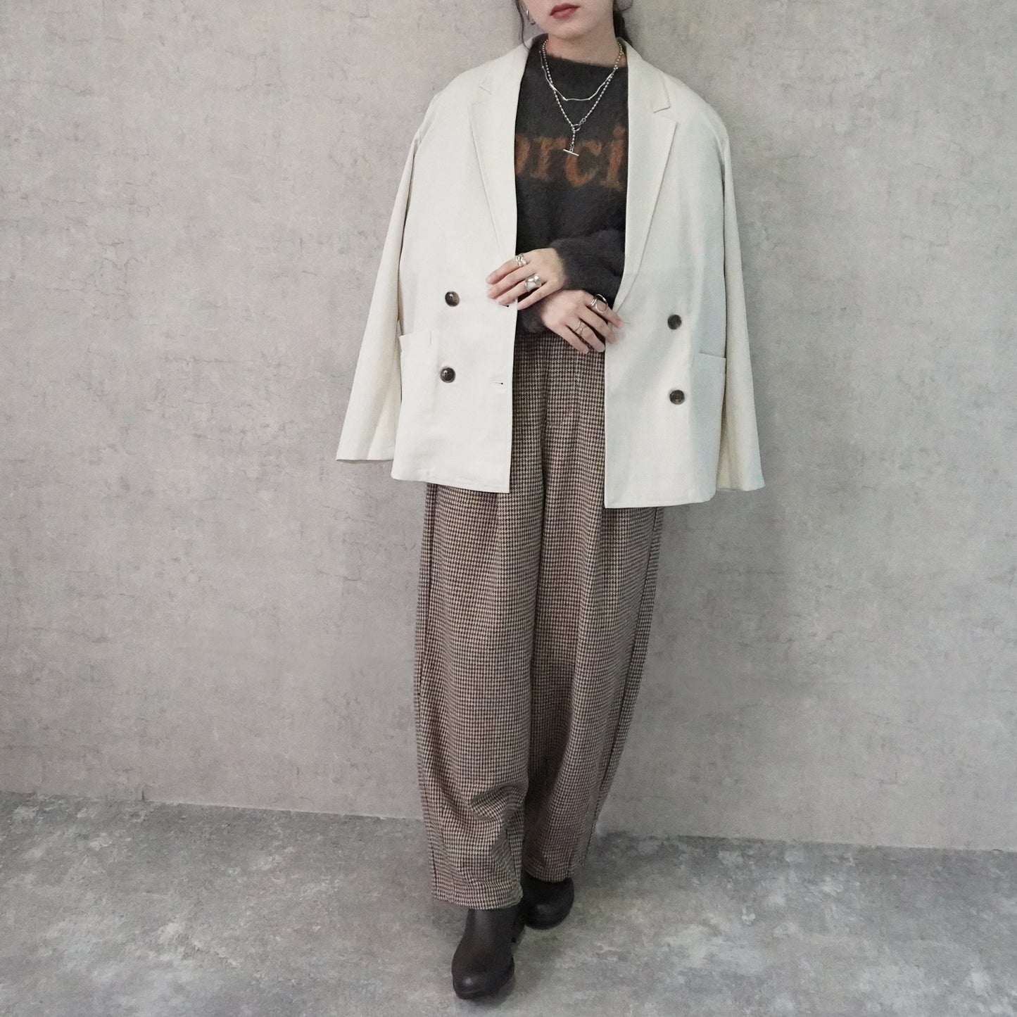 もっちりフェザーヤーンレタリングロゴニット