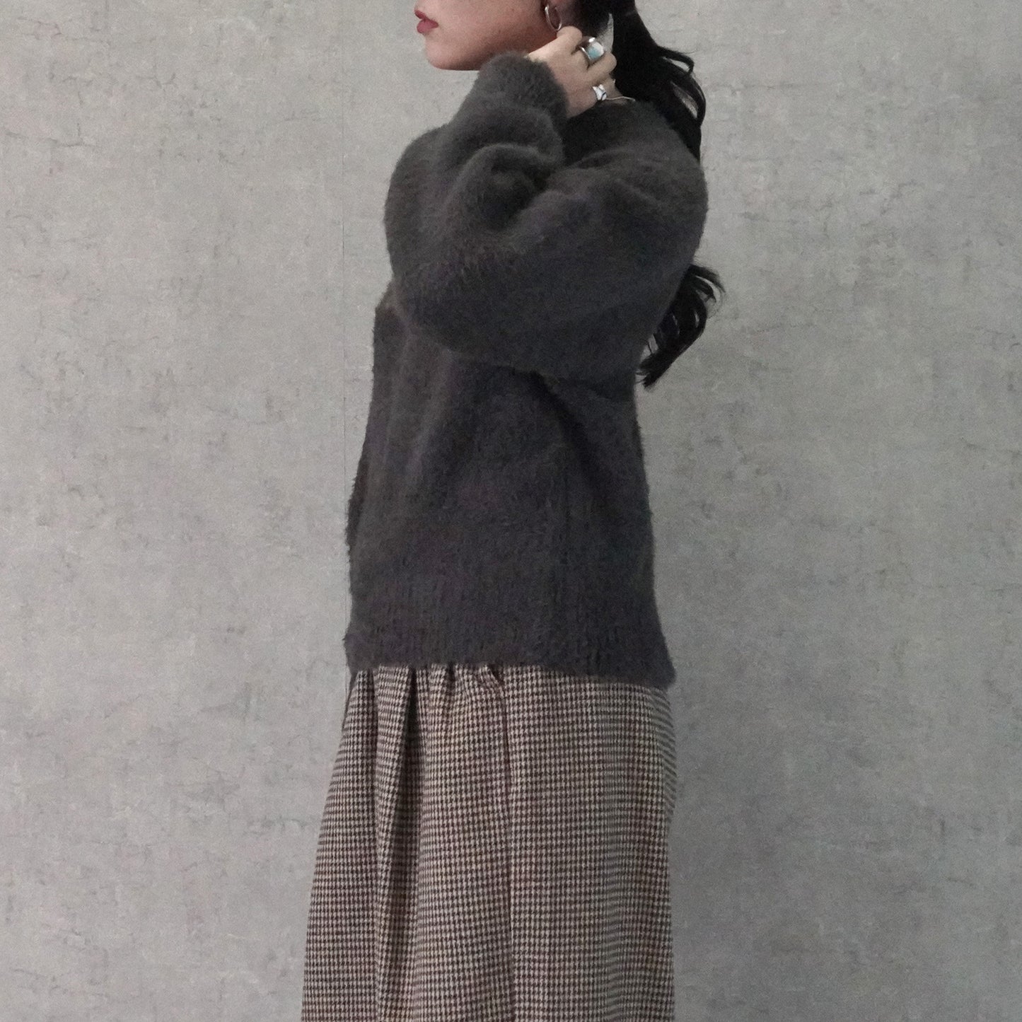 もっちりフェザーヤーンレタリングロゴニット