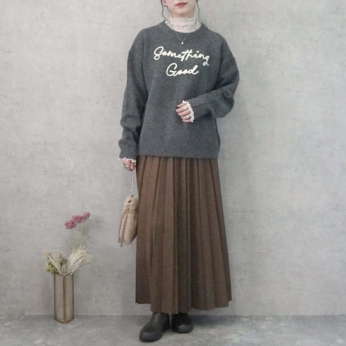 なめらかコード刺繡ロゴニットプルオーバー