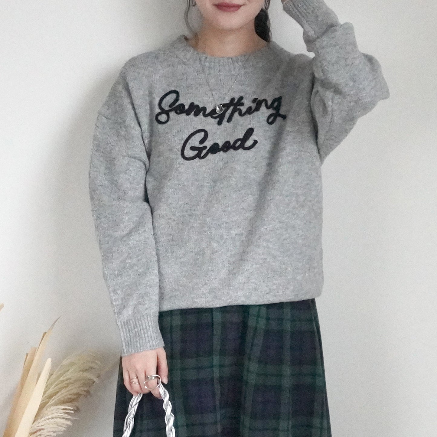 なめらかコード刺繡ロゴニットプルオーバー