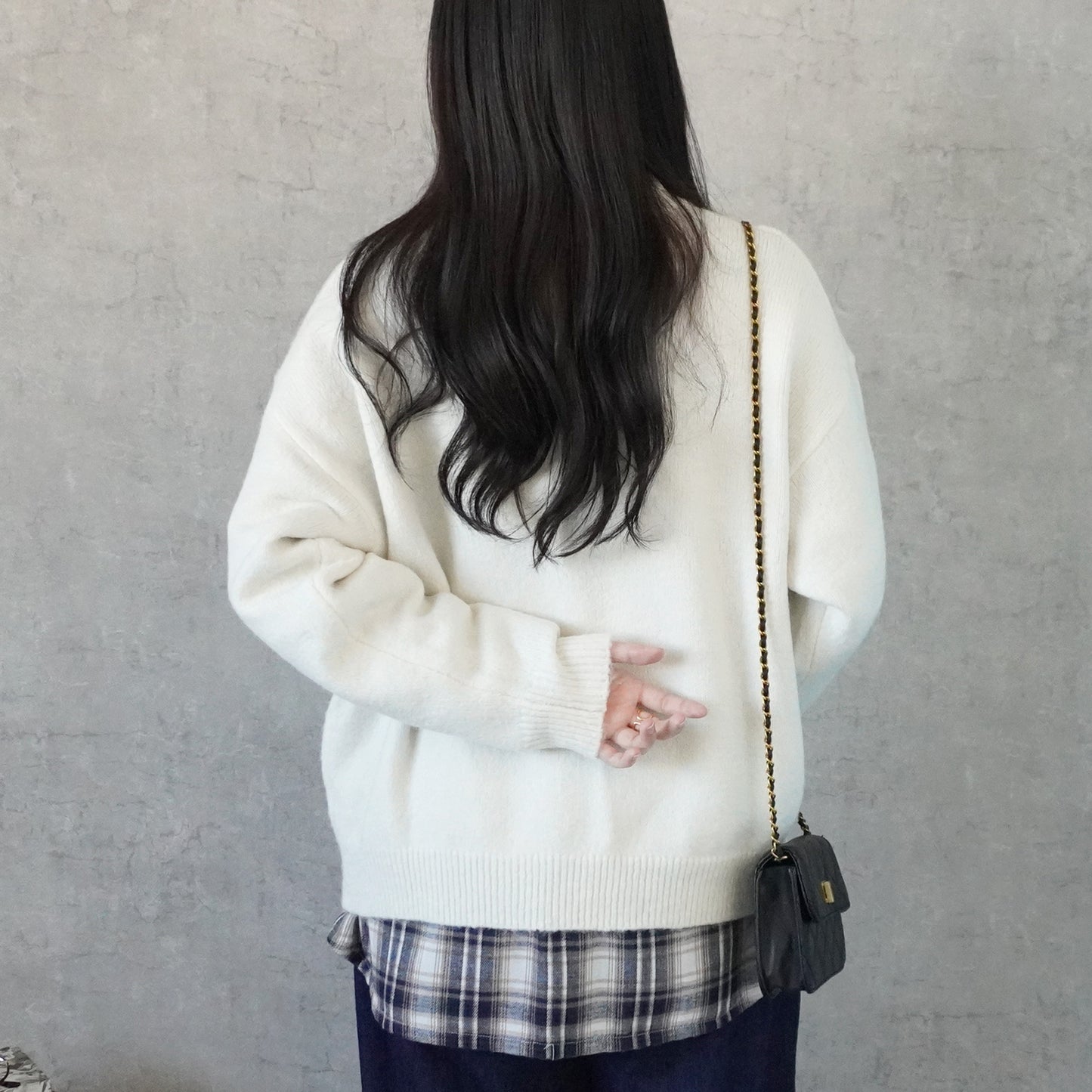 なめらかコード刺繡ロゴニットプルオーバー