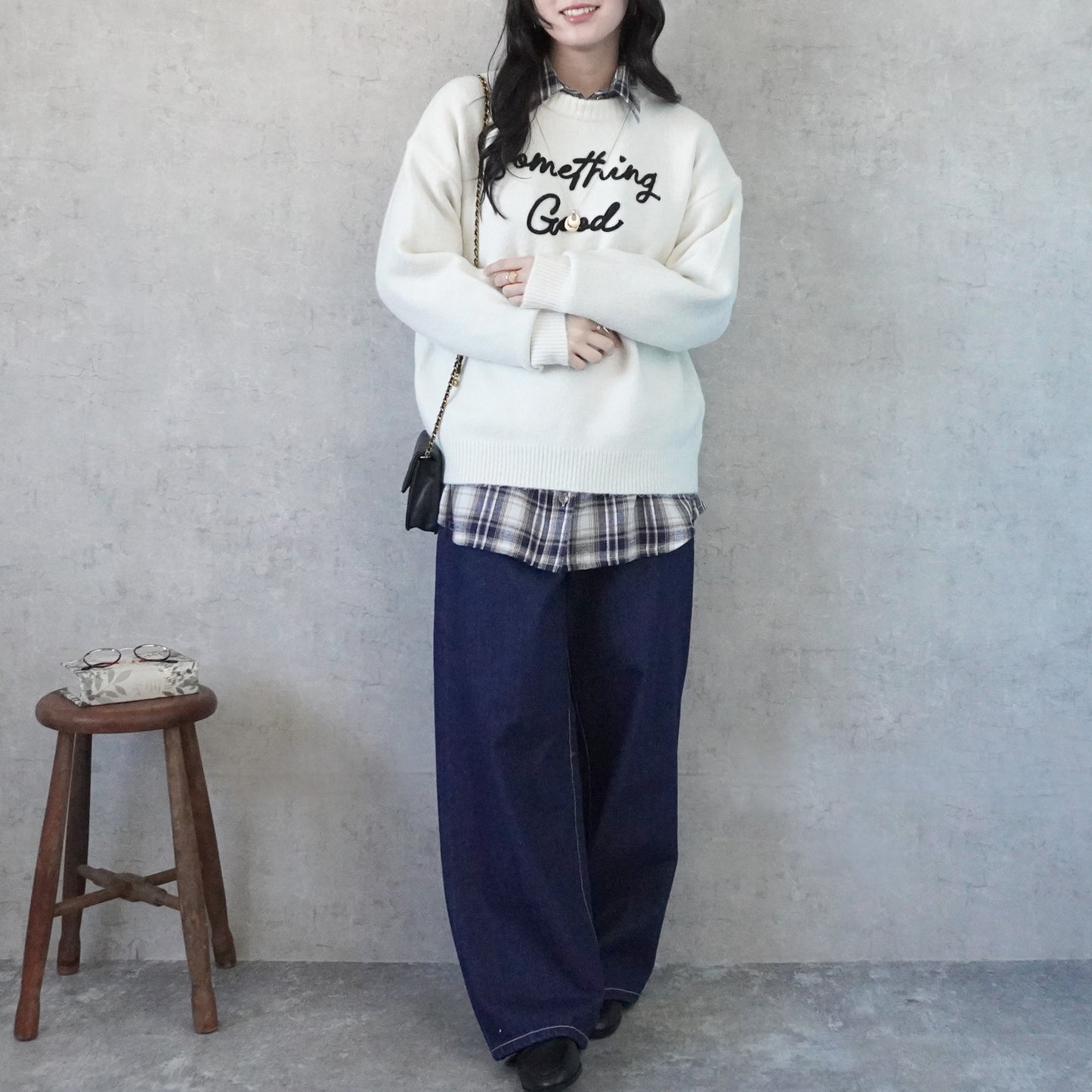 なめらかコード刺繡ロゴニットプルオーバー