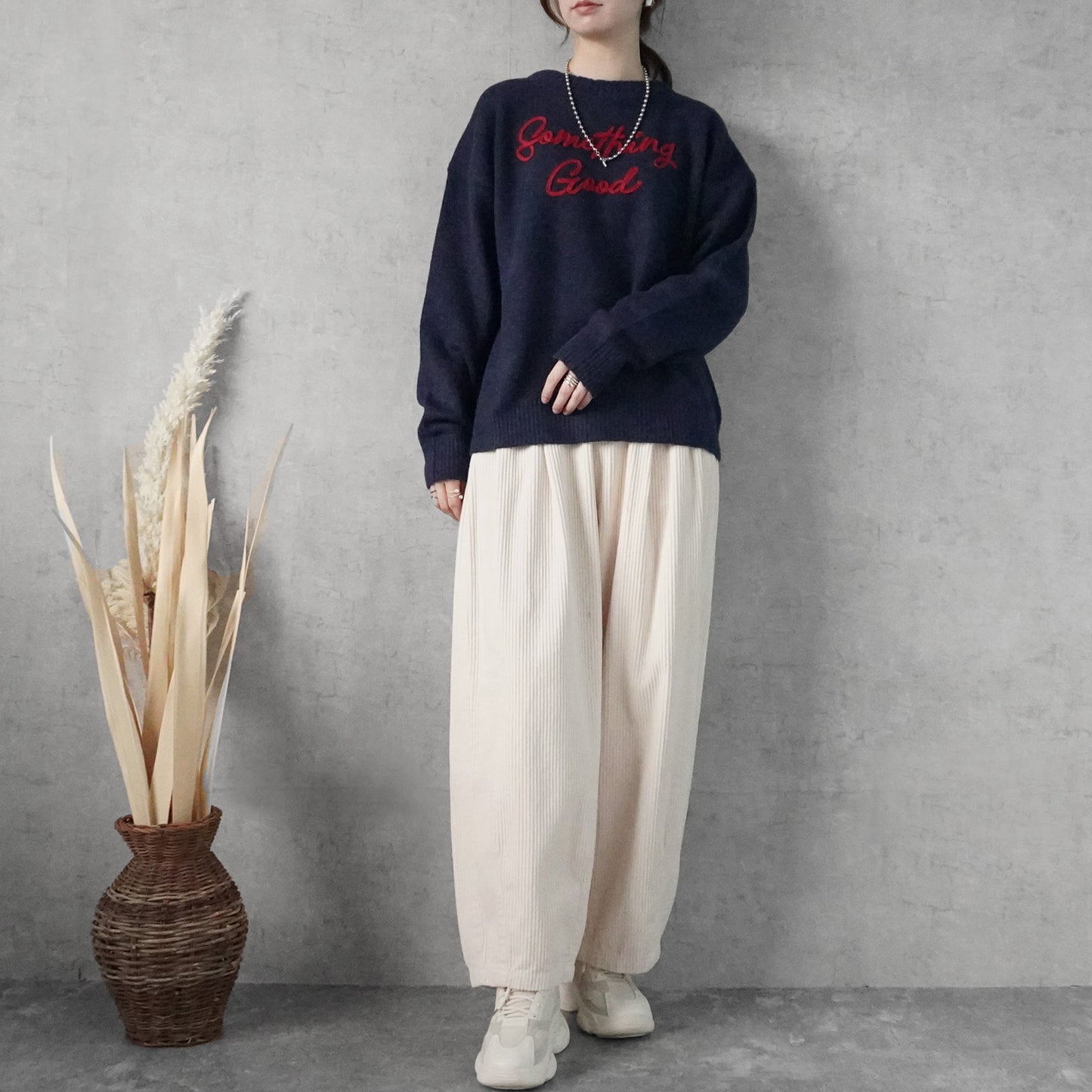 なめらかコード刺繡ロゴニットプルオーバー