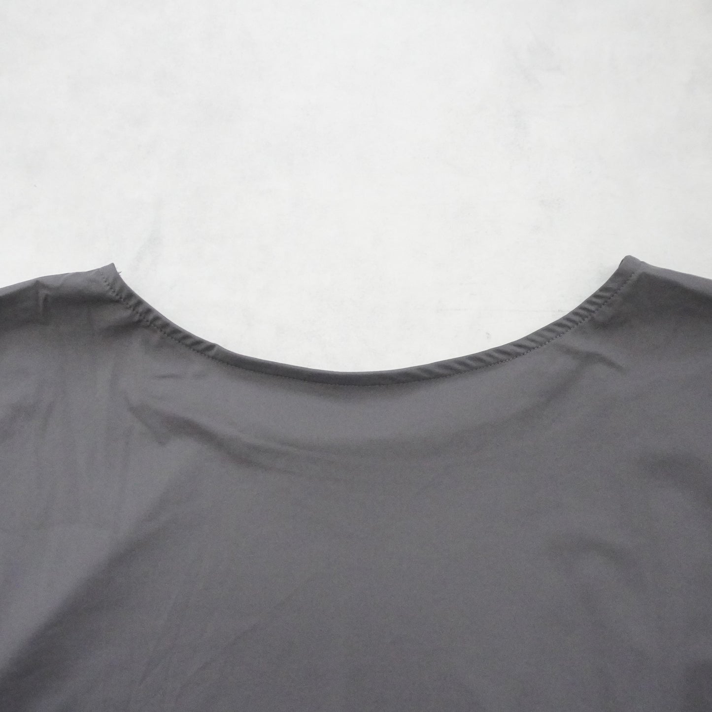接触冷感タックスリーブドルマン裾シャーリングプルオーバーTシャツ