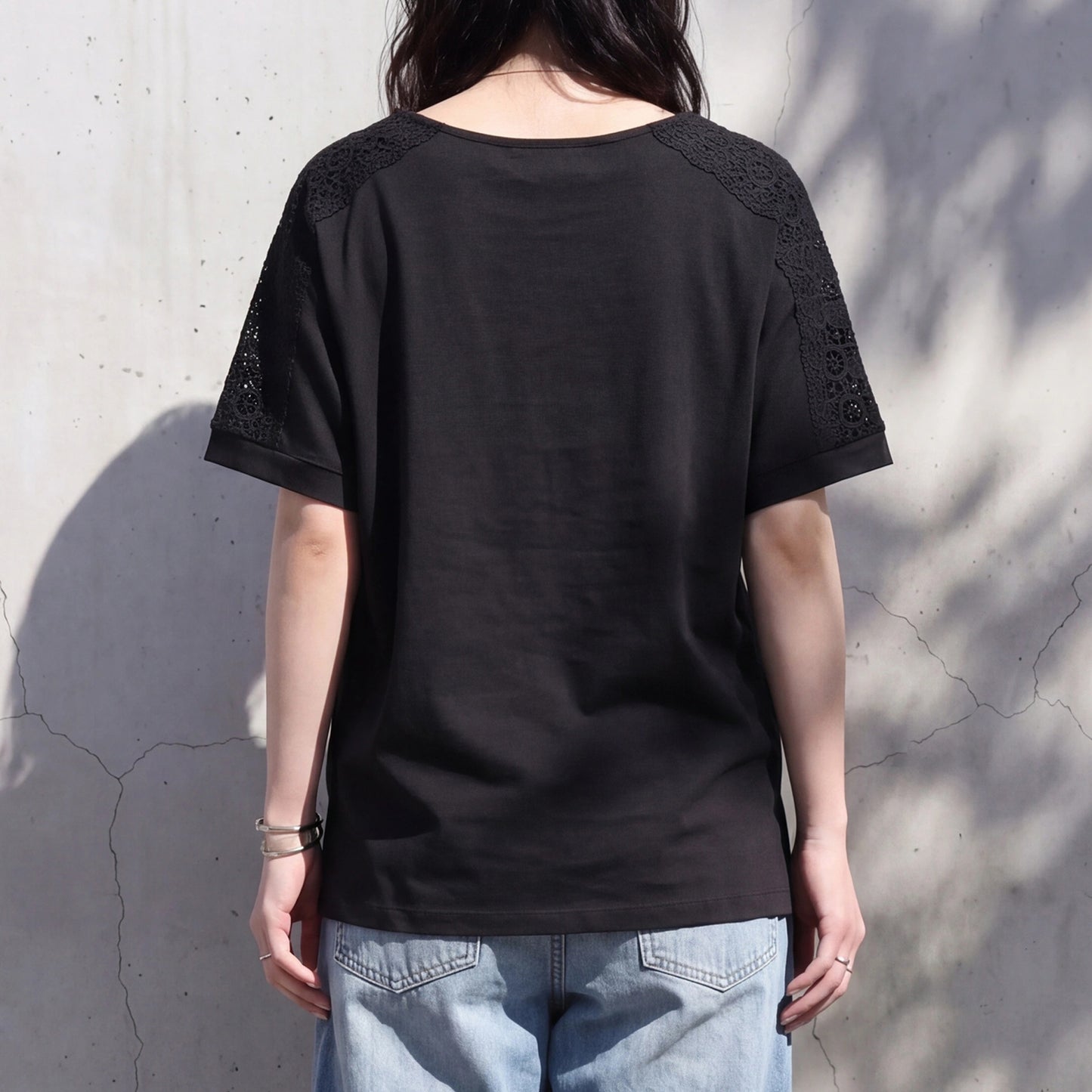 肩レースTシャツ