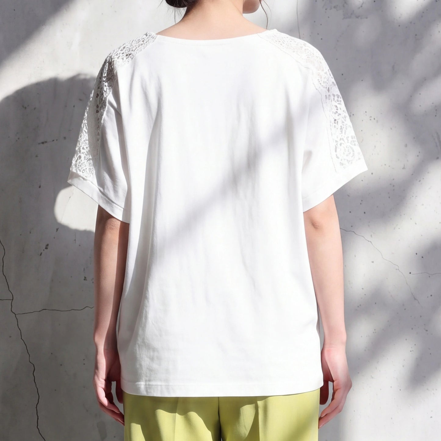 肩レースTシャツ