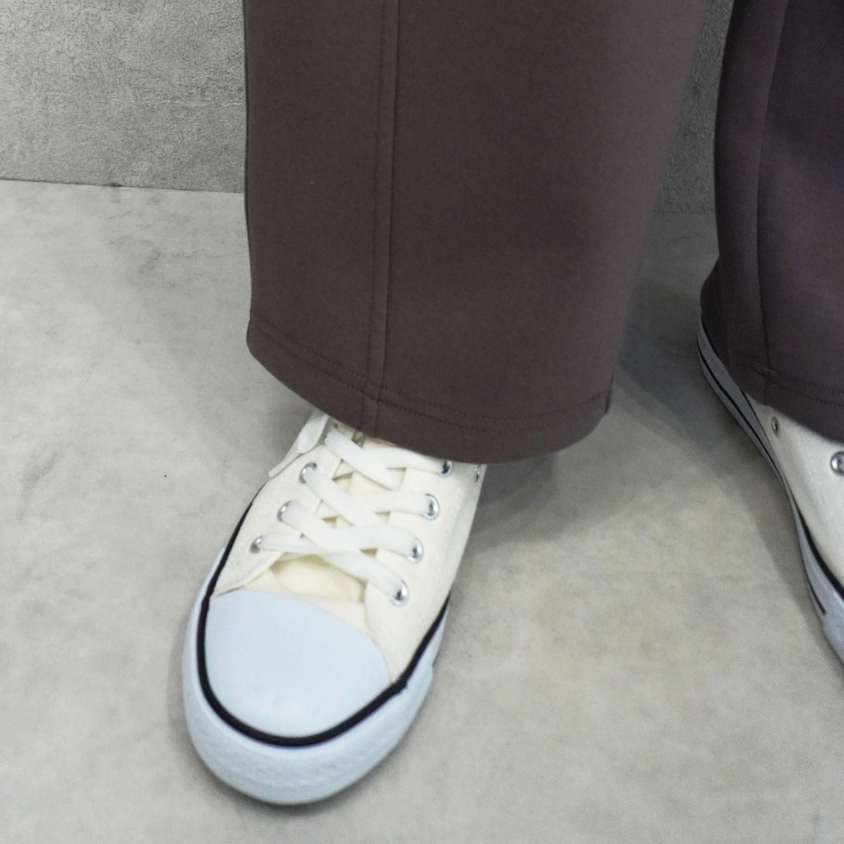 パフダンボールバレルパンツ
