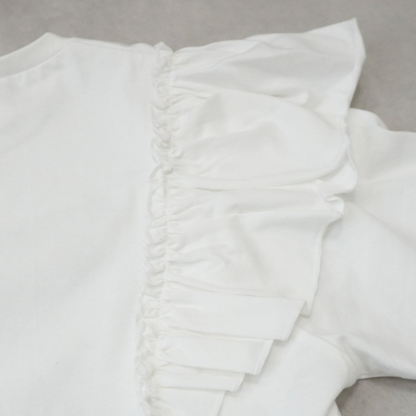 ショルダーフリルTシャツ